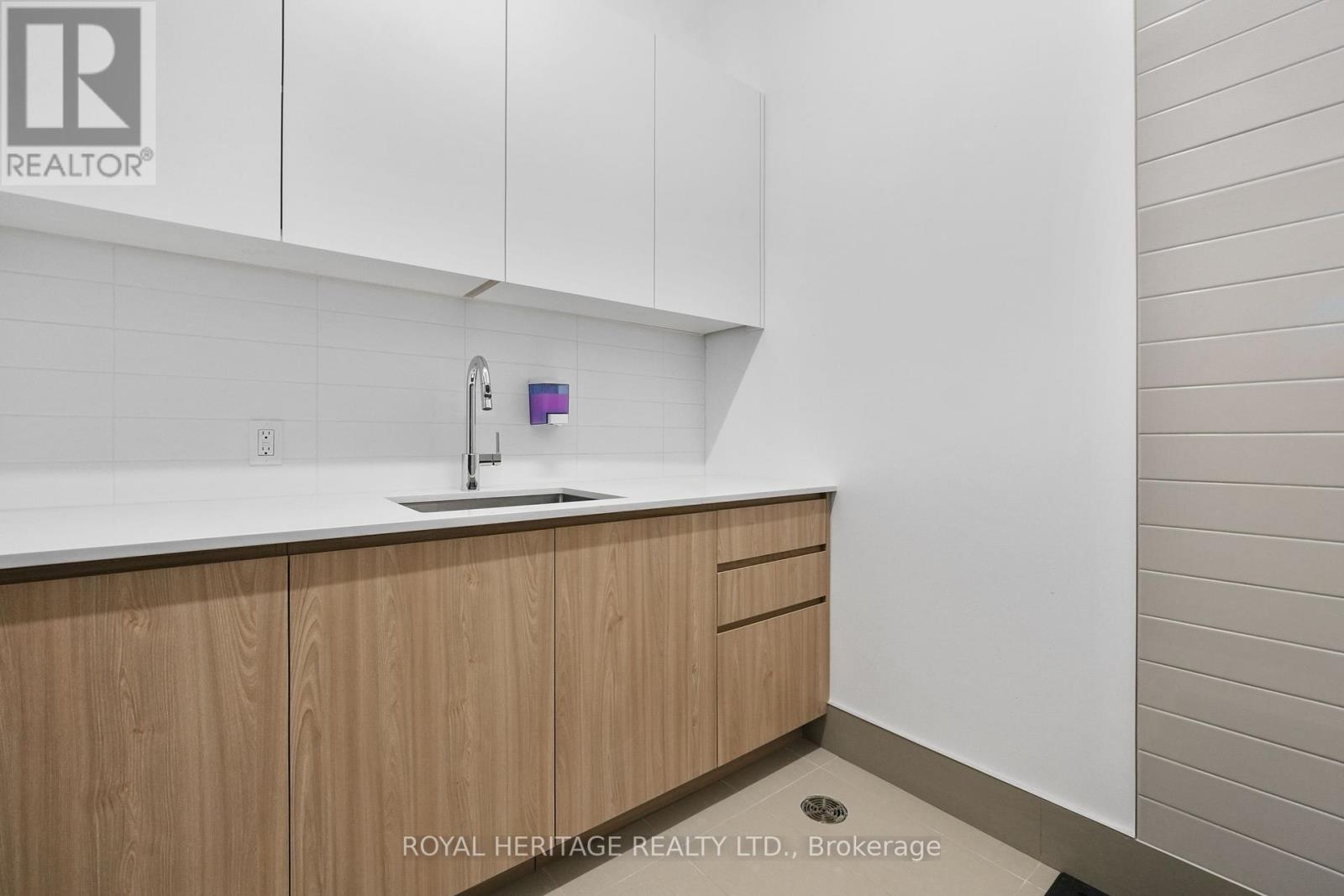201 - 195 Hunter Street E, Peterborough East (Central), Ontario  K9H 1G9 - Photo 26 - X12248579