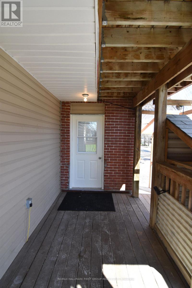 Main - 509 Parnell Street, Peterborough Central (South), Ontario  K9J 4J3 - Photo 2 - X12248556