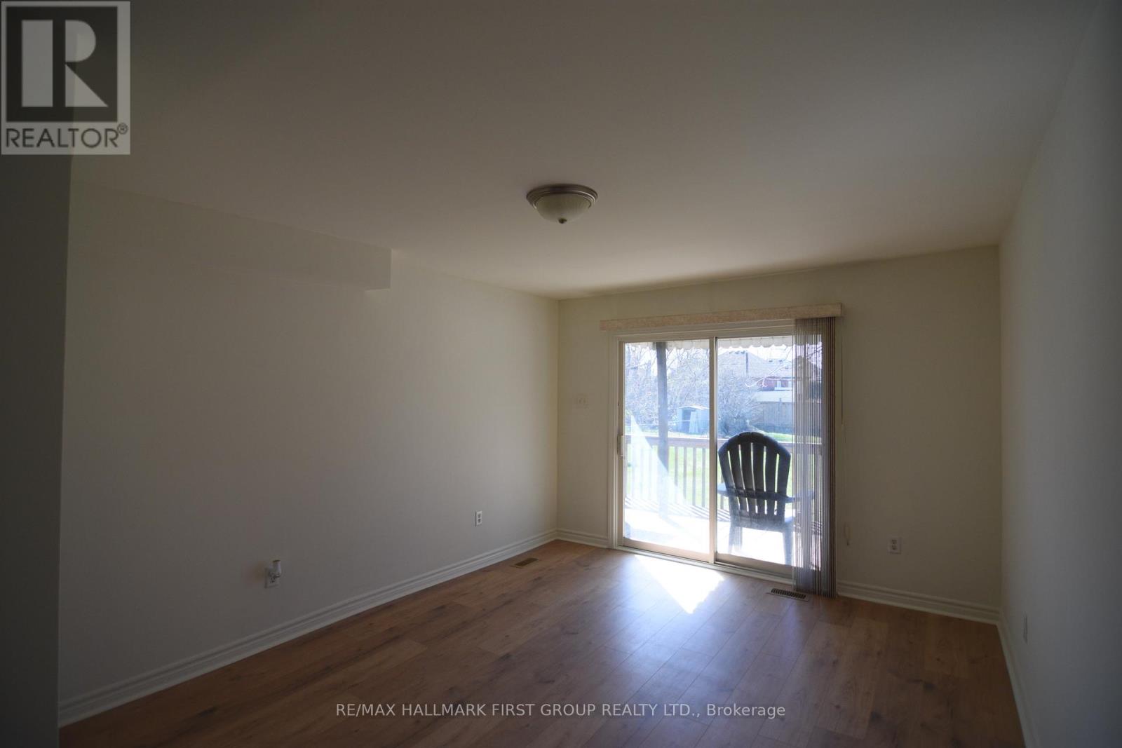 Main - 509 Parnell Street, Peterborough Central (South), Ontario  K9J 4J3 - Photo 3 - X12248556