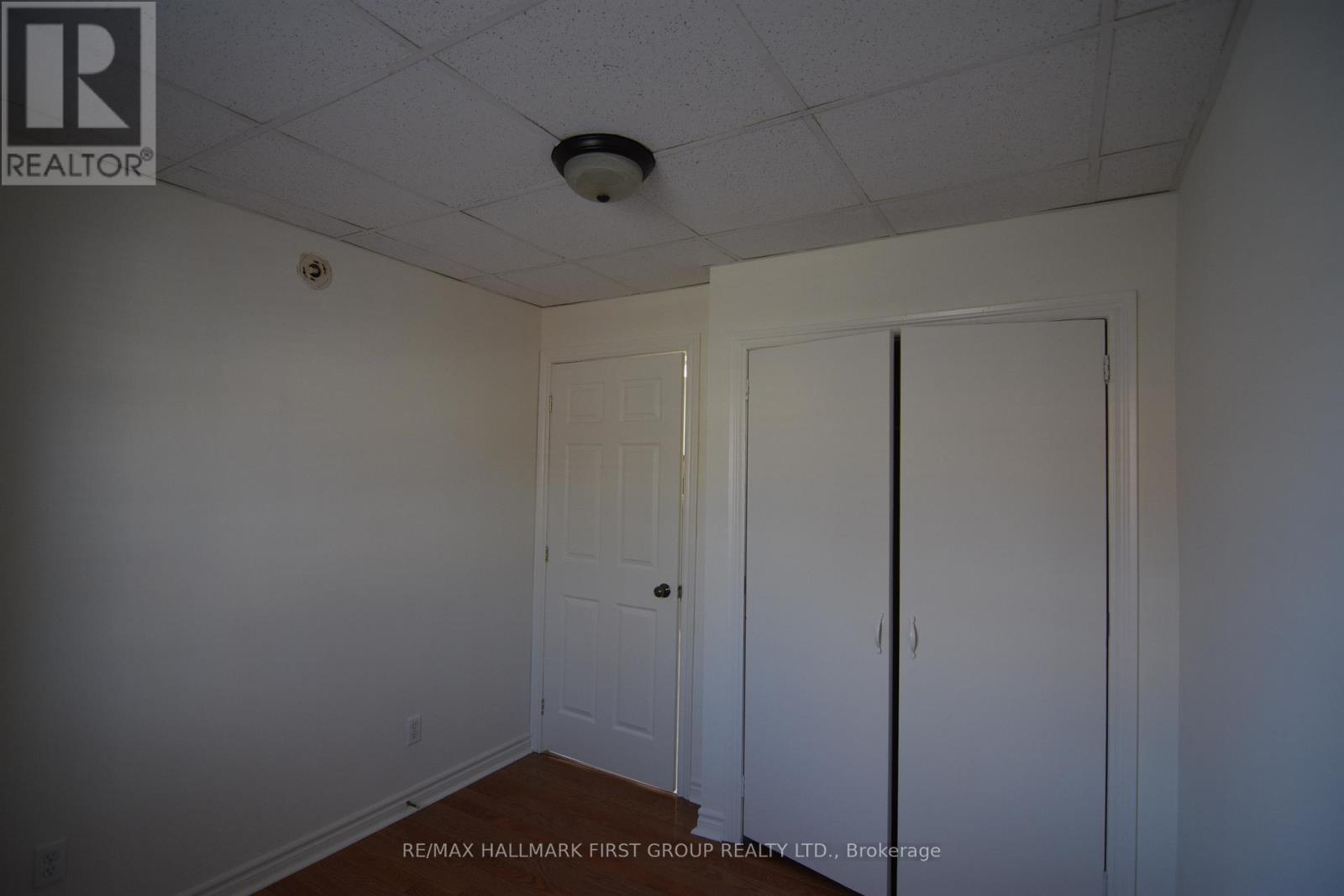 Main - 509 Parnell Street, Peterborough Central (South), Ontario  K9J 4J3 - Photo 5 - X12248556