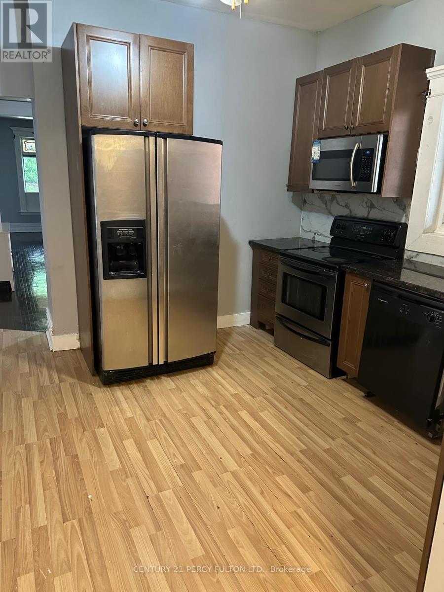 541 Aylmer Street N, Peterborough Central (North), Ontario  K9H 3W6 - Photo 11 - X12248721