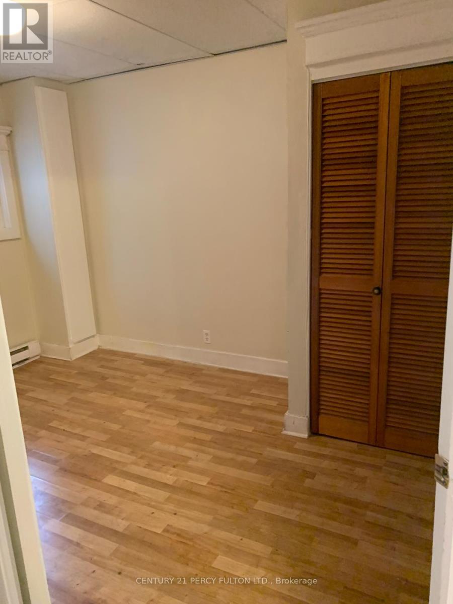 541 Aylmer Street N, Peterborough Central (North), Ontario  K9H 3W6 - Photo 6 - X12248721