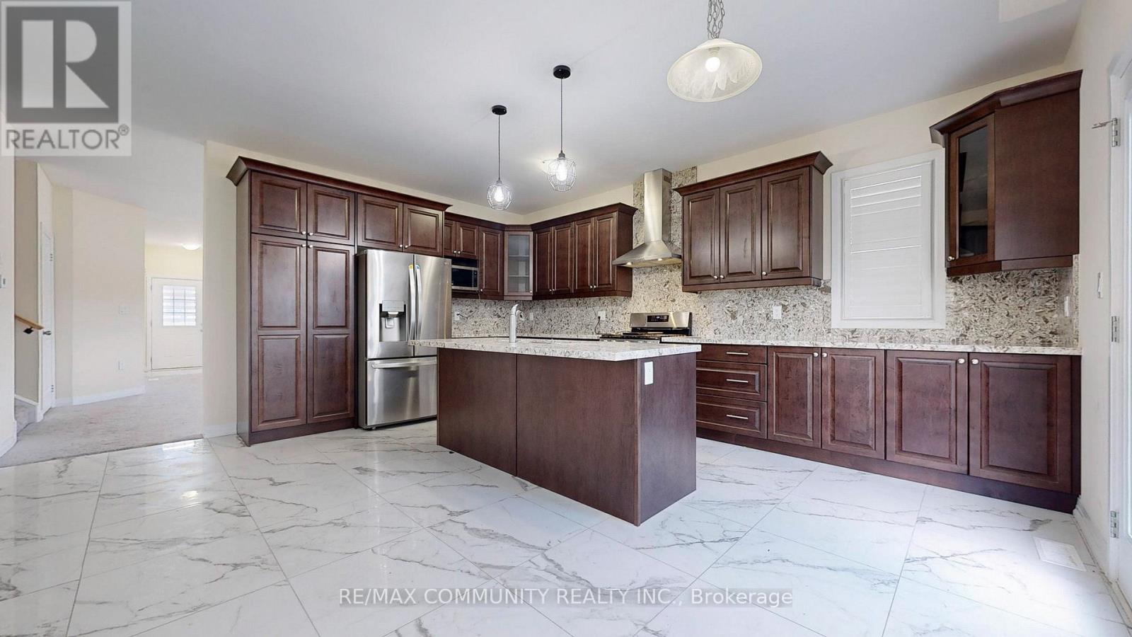 14 Lamb Avenue, Kawartha Lakes (Lindsay), Ontario  K9V 0J3 - Photo 8 - X12248789