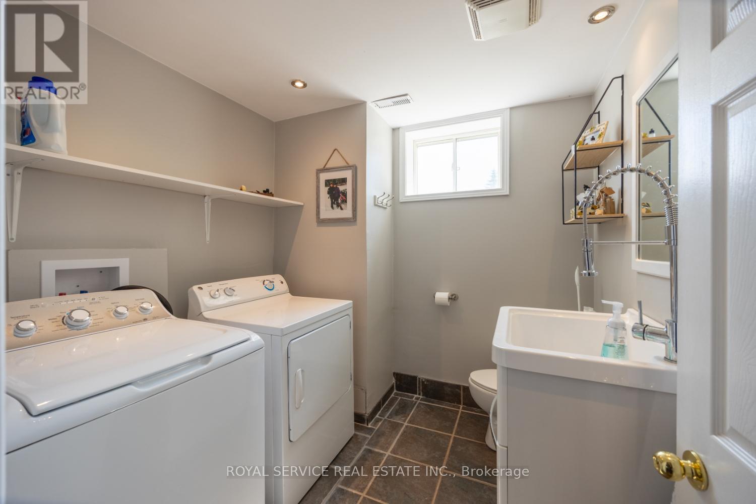922 Bensfort Heights, Otonabee-South Monaghan, Ontario  K0L 1B0 - Photo 36 - X12248871