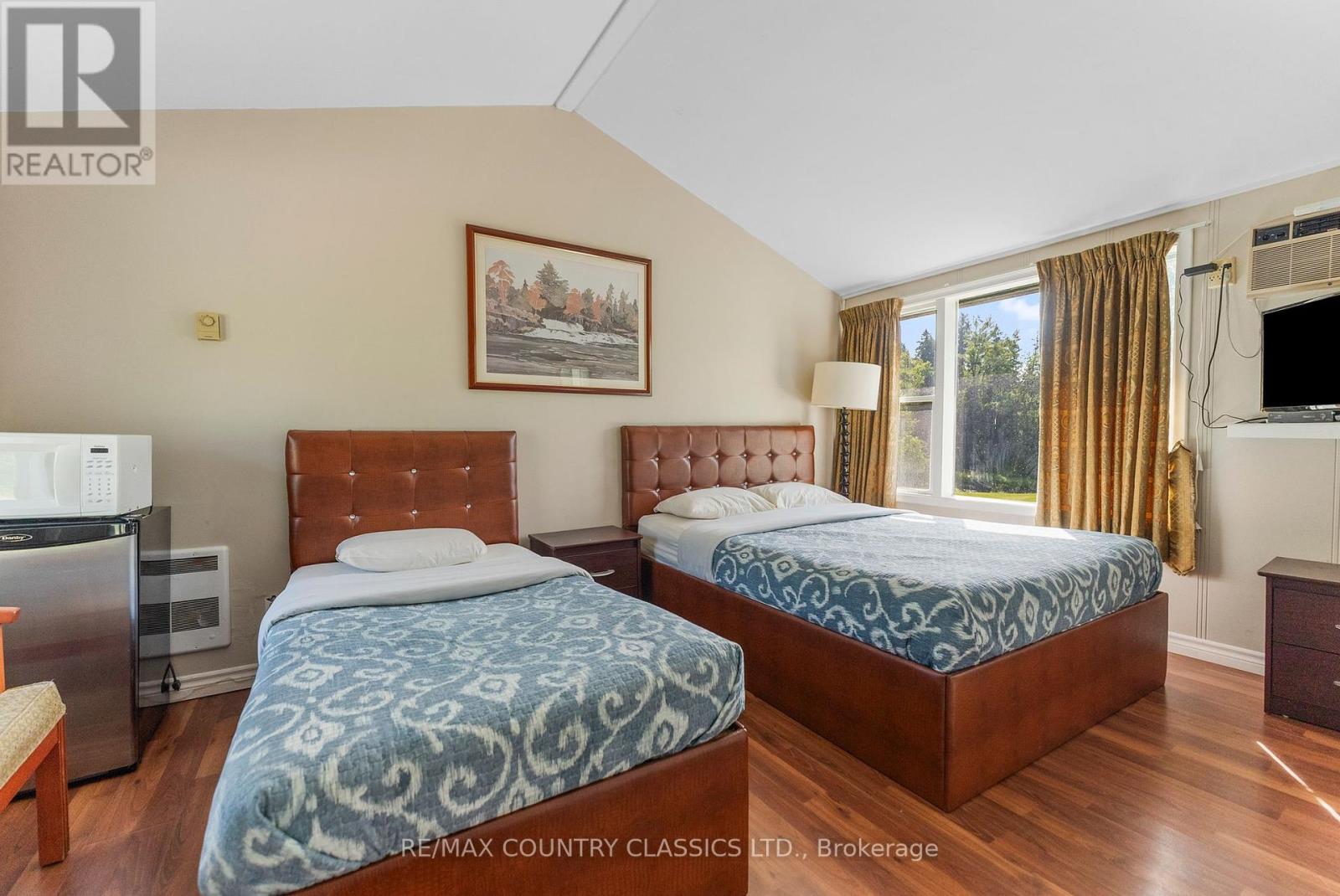 10101 Hwy 28, North Kawartha, Ontario  K0L 1A0 - Photo 33 - X12249150