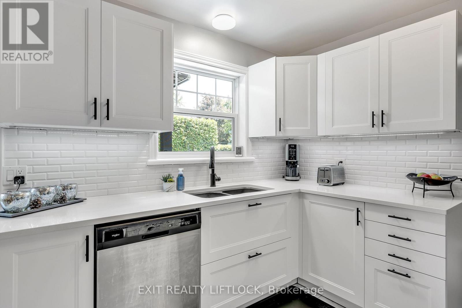 35 Keene Drive, Otonabee-South Monaghan, Ontario  K0L 2G0 - Photo 9 - X12249199