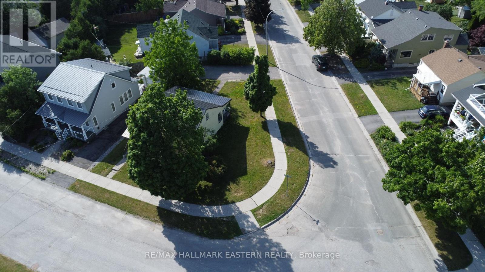 63 Edgewater Boulevard, Peterborough East (Central), Ontario  K9H 1A4 - Photo 10 - X12249278