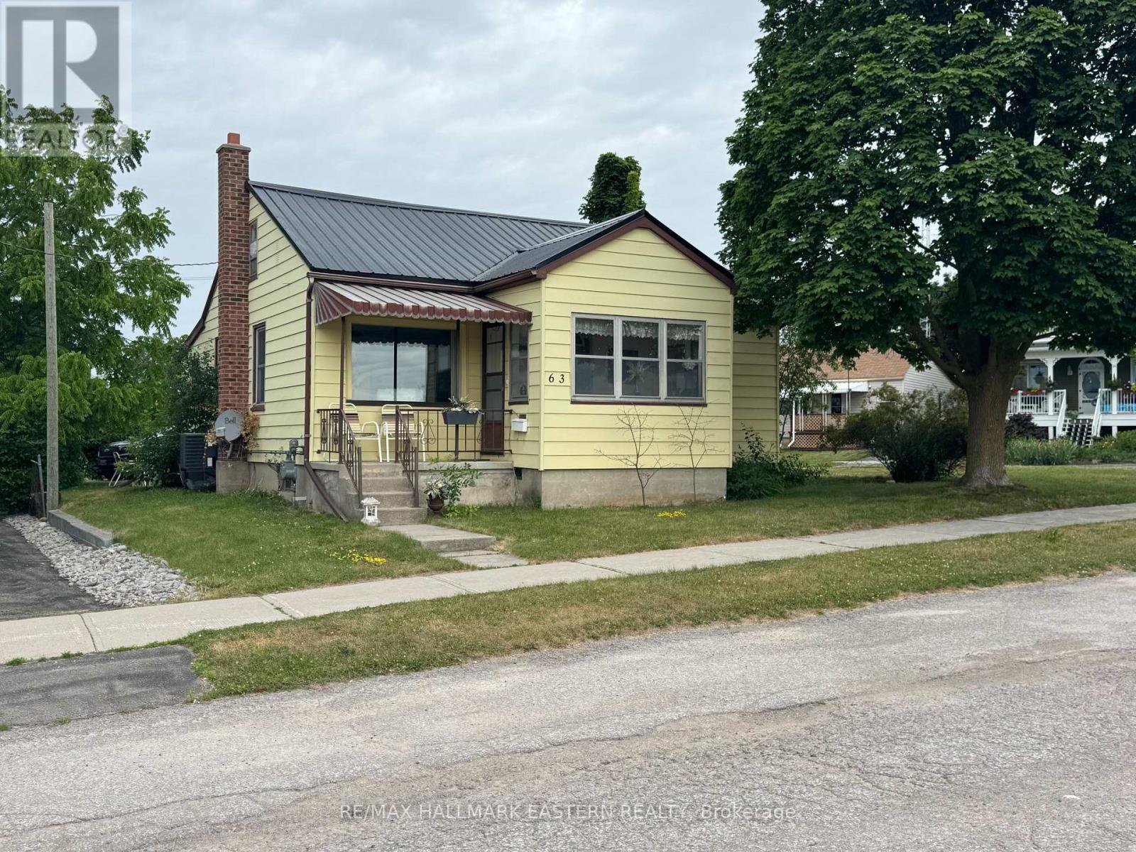 63 Edgewater Boulevard, Peterborough East (Central), Ontario  K9H 1A4 - Photo 2 - X12249278