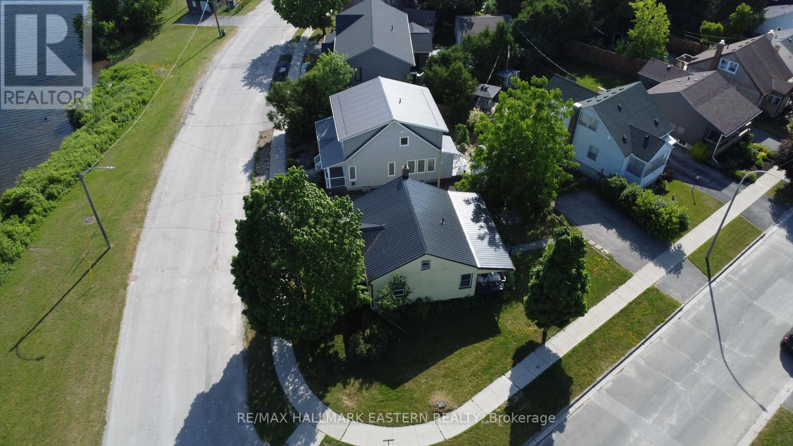 63 Edgewater Boulevard, Peterborough East (Central), Ontario  K9H 1A4 - Photo 8 - X12249278