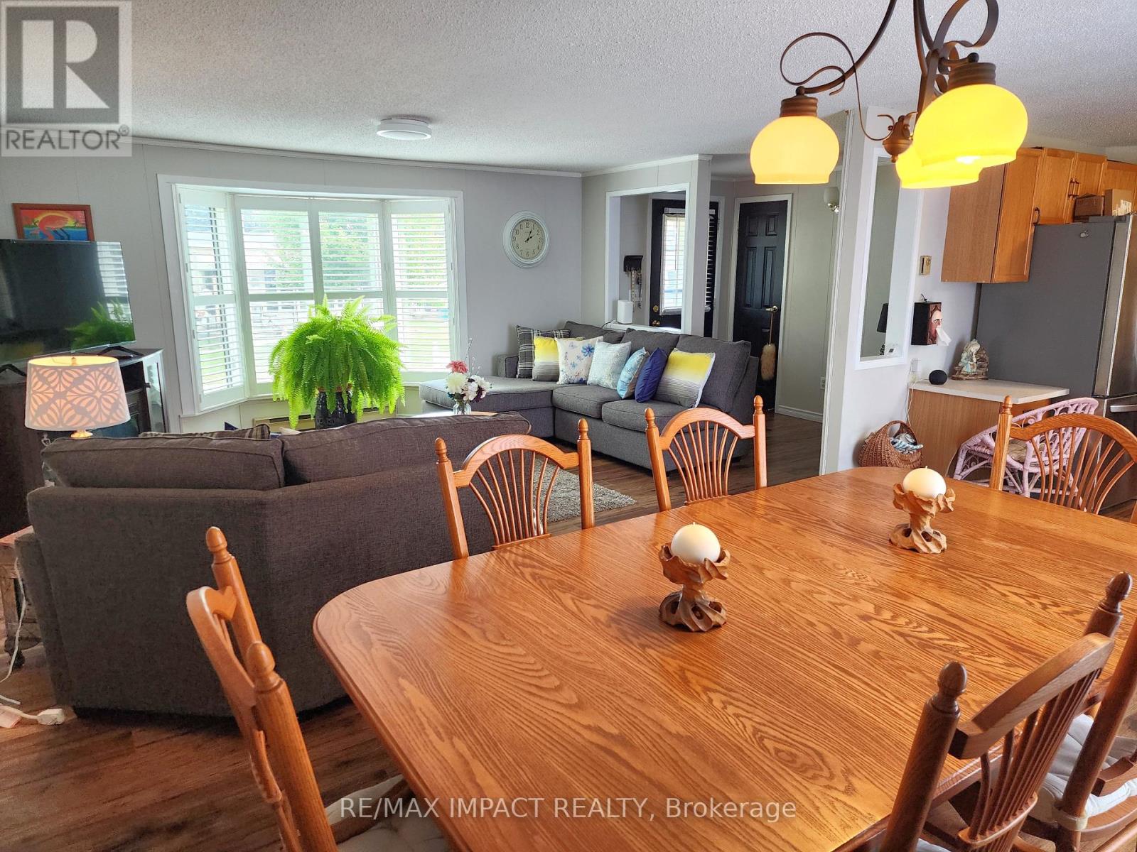 4 Champlain Court, Clarington (Newcastle), Ontario  L1B 1A5 - Photo 10 - E12249645