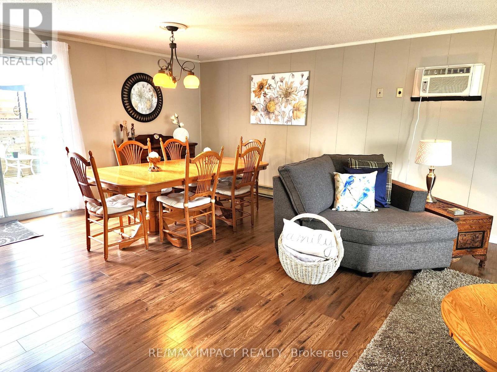 4 Champlain Court, Clarington (Newcastle), Ontario  L1B 1A5 - Photo 7 - E12249645