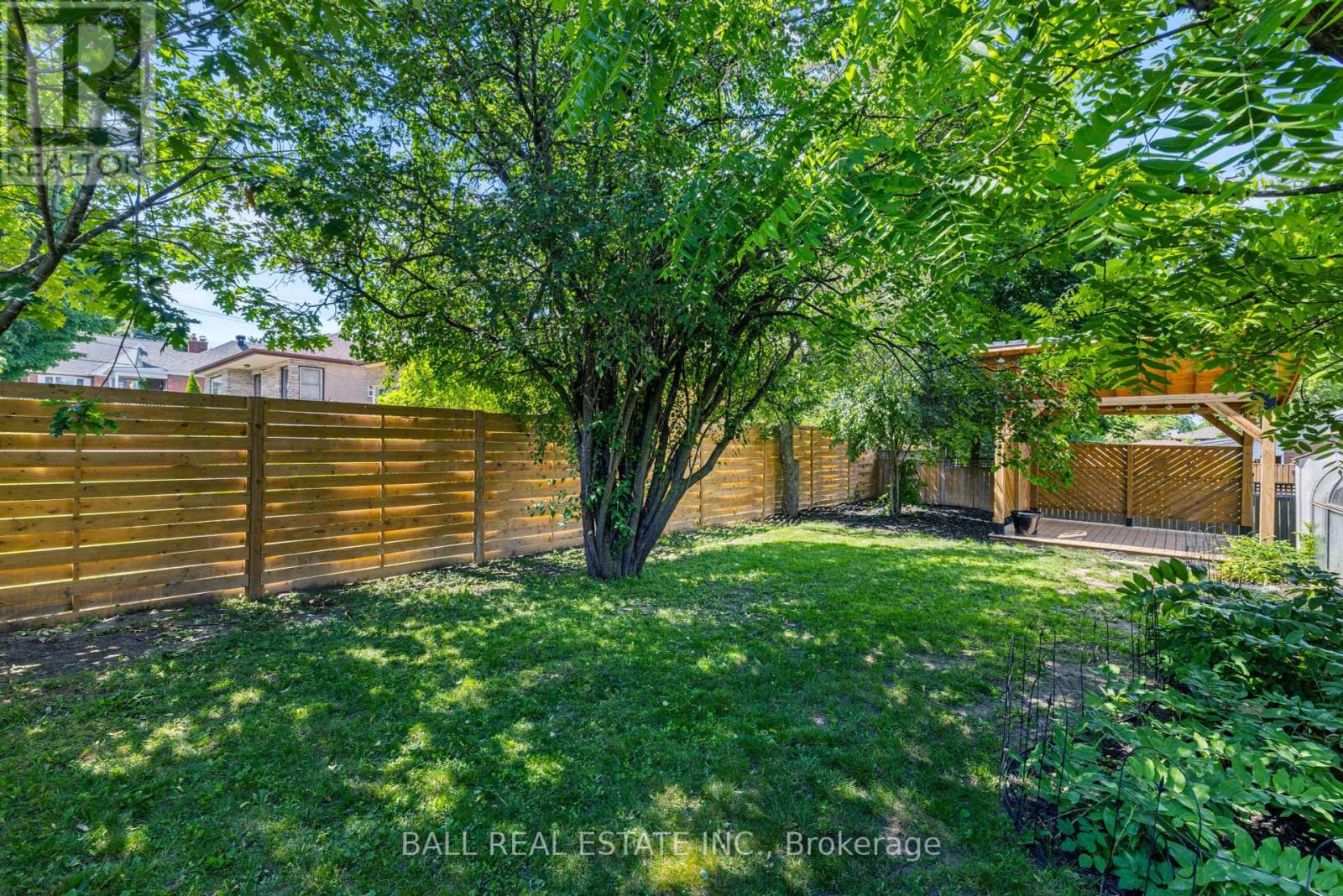 10 Anne Street, Peterborough Central (Old West End), Ontario  K9J 4S5 - Photo 3 - X12249671