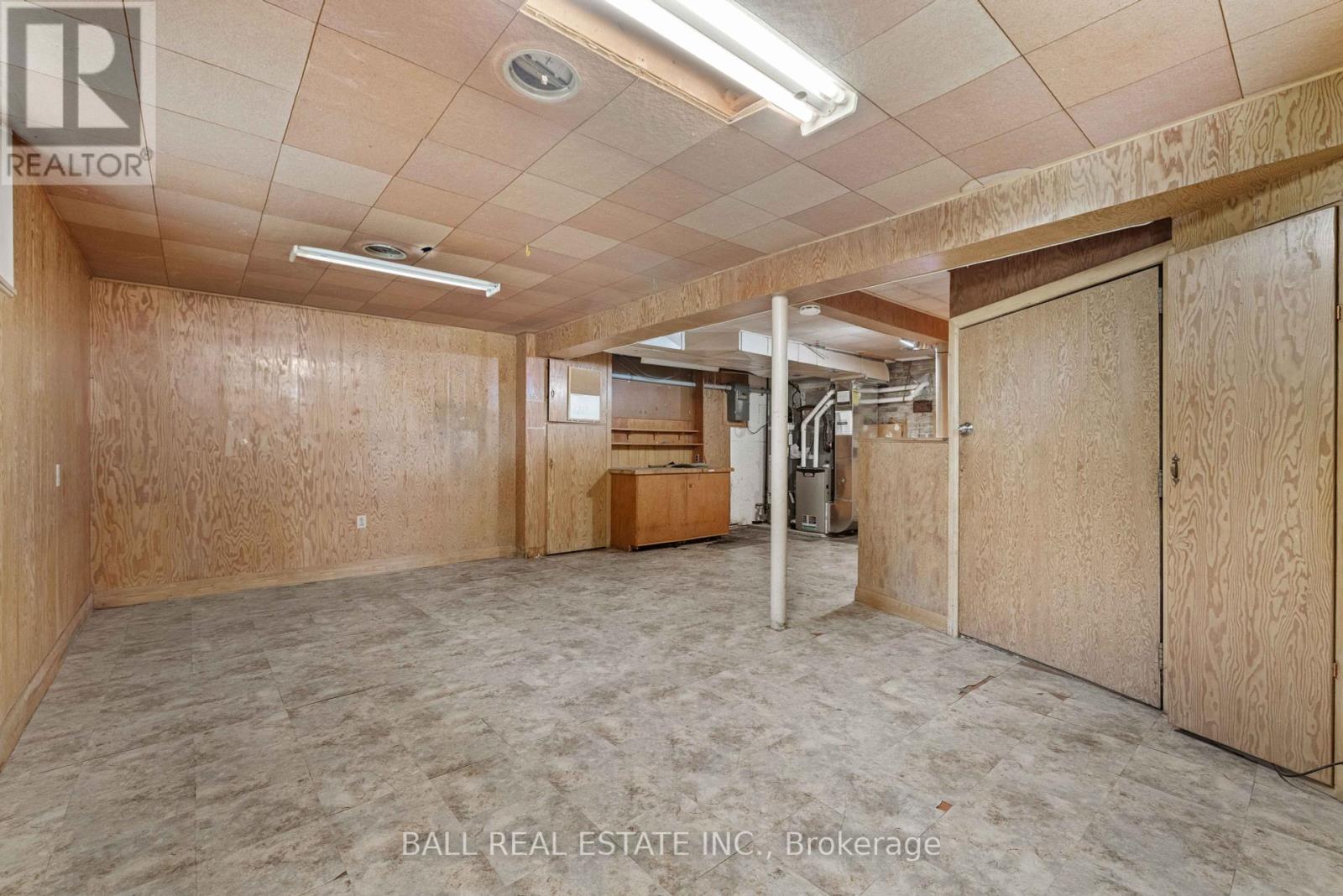 10 Anne Street, Peterborough Central (Old West End), Ontario  K9J 4S5 - Photo 37 - X12249671
