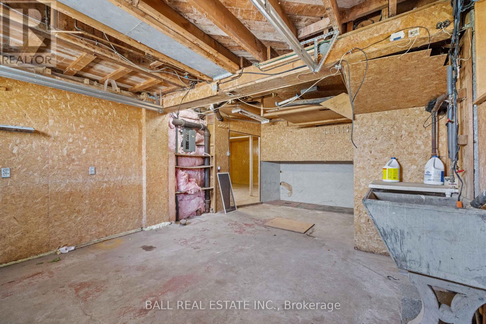 10 Anne Street, Peterborough Central (Old West End), Ontario  K9J 4S5 - Photo 38 - X12249671