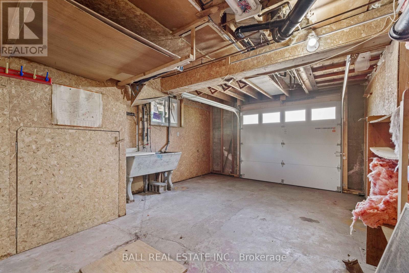 10 Anne Street, Peterborough Central (Old West End), Ontario  K9J 4S5 - Photo 39 - X12249671