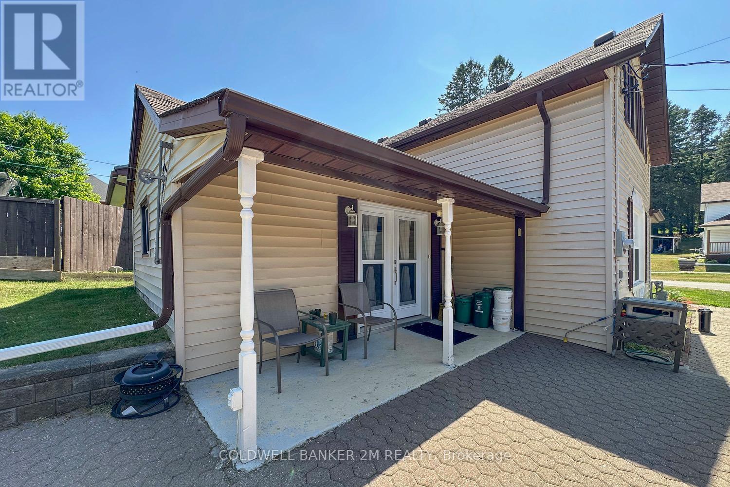 10 Amelia Street, Kawartha Lakes (Pontypool), Ontario  L0A 1K0 - Photo 3 - X12249689