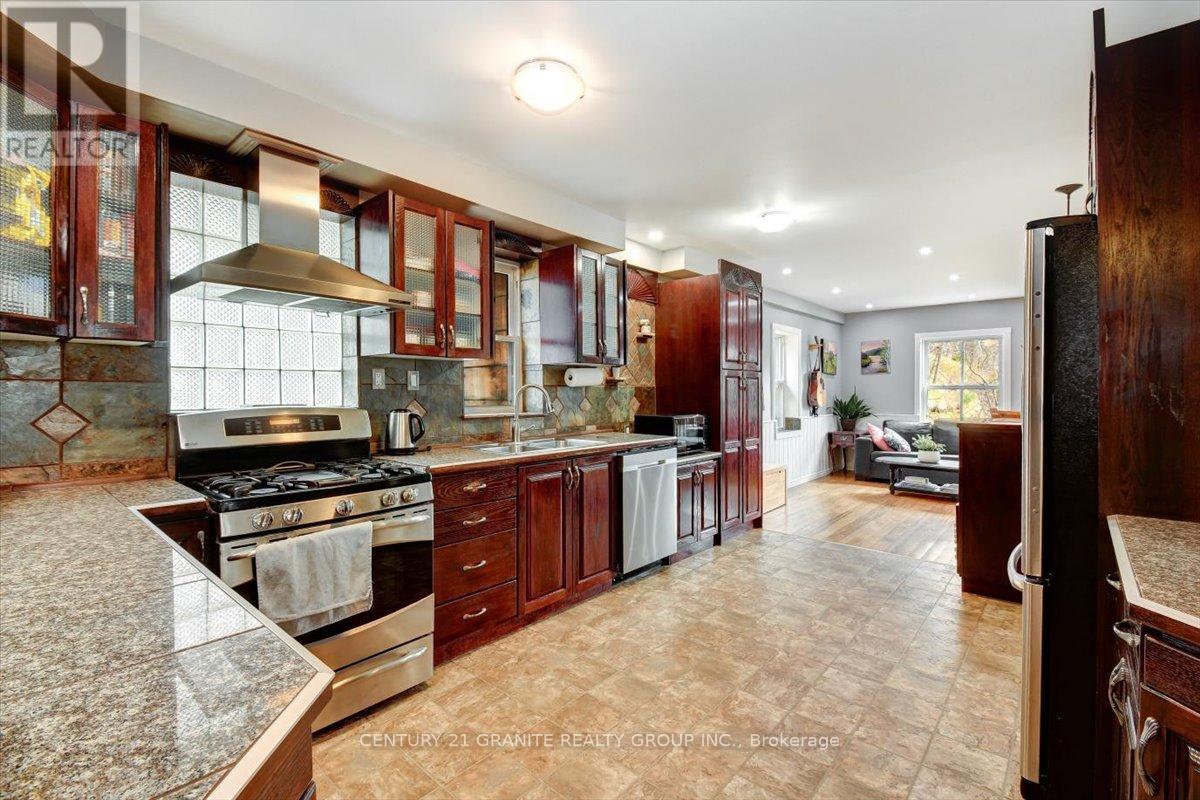 31105 28 Highway E, Bancroft (Dungannon Ward), Ontario  K0L 1C0 - Photo 17 - X12249842