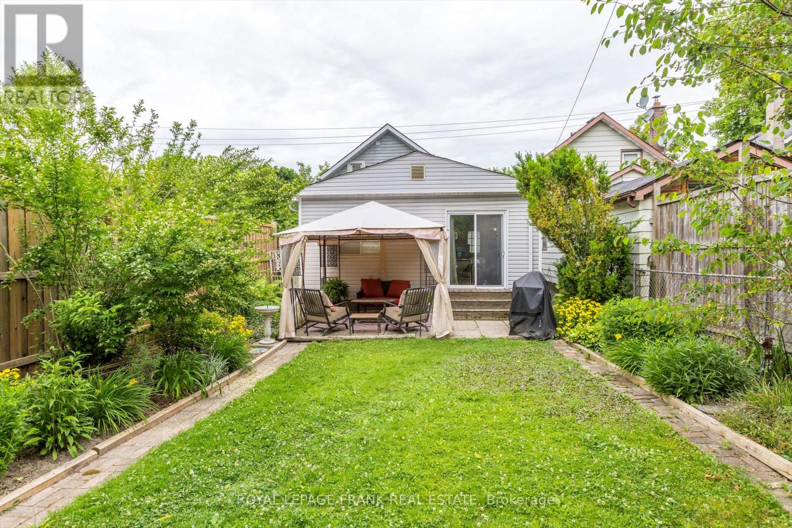 715 Chamberlain Street, Peterborough Central (South), Ontario  K9J 4M2 - Photo 34 - X12250113