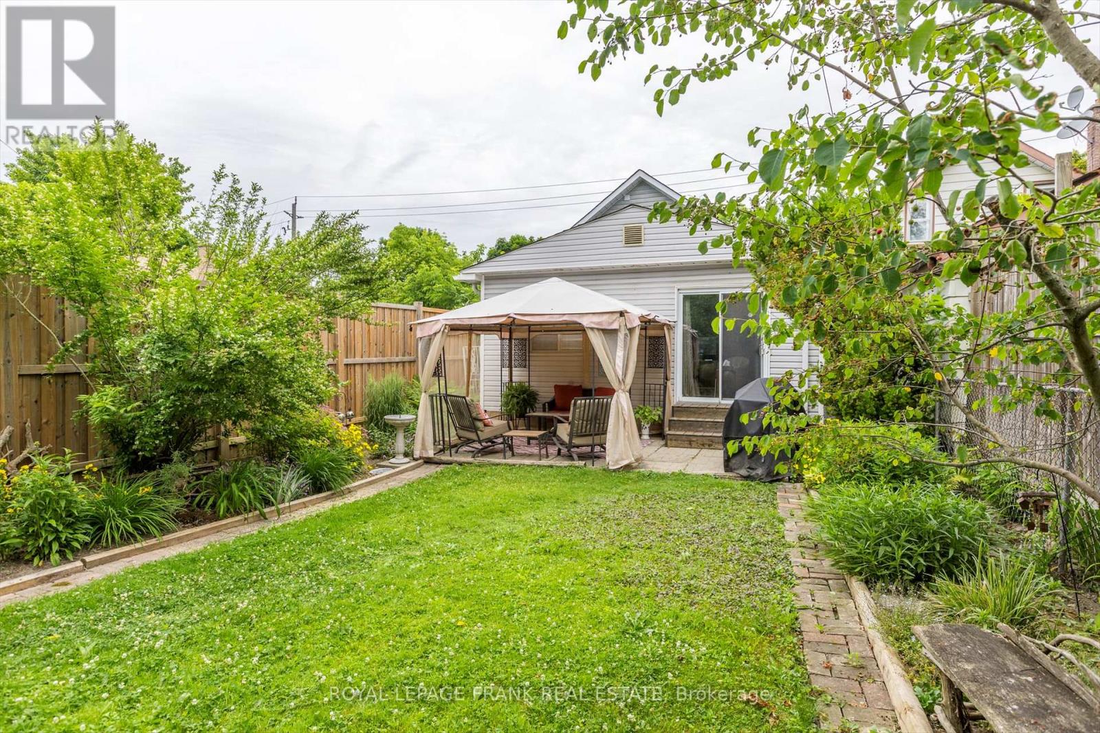 715 Chamberlain Street, Peterborough Central (South), Ontario  K9J 4M2 - Photo 35 - X12250113