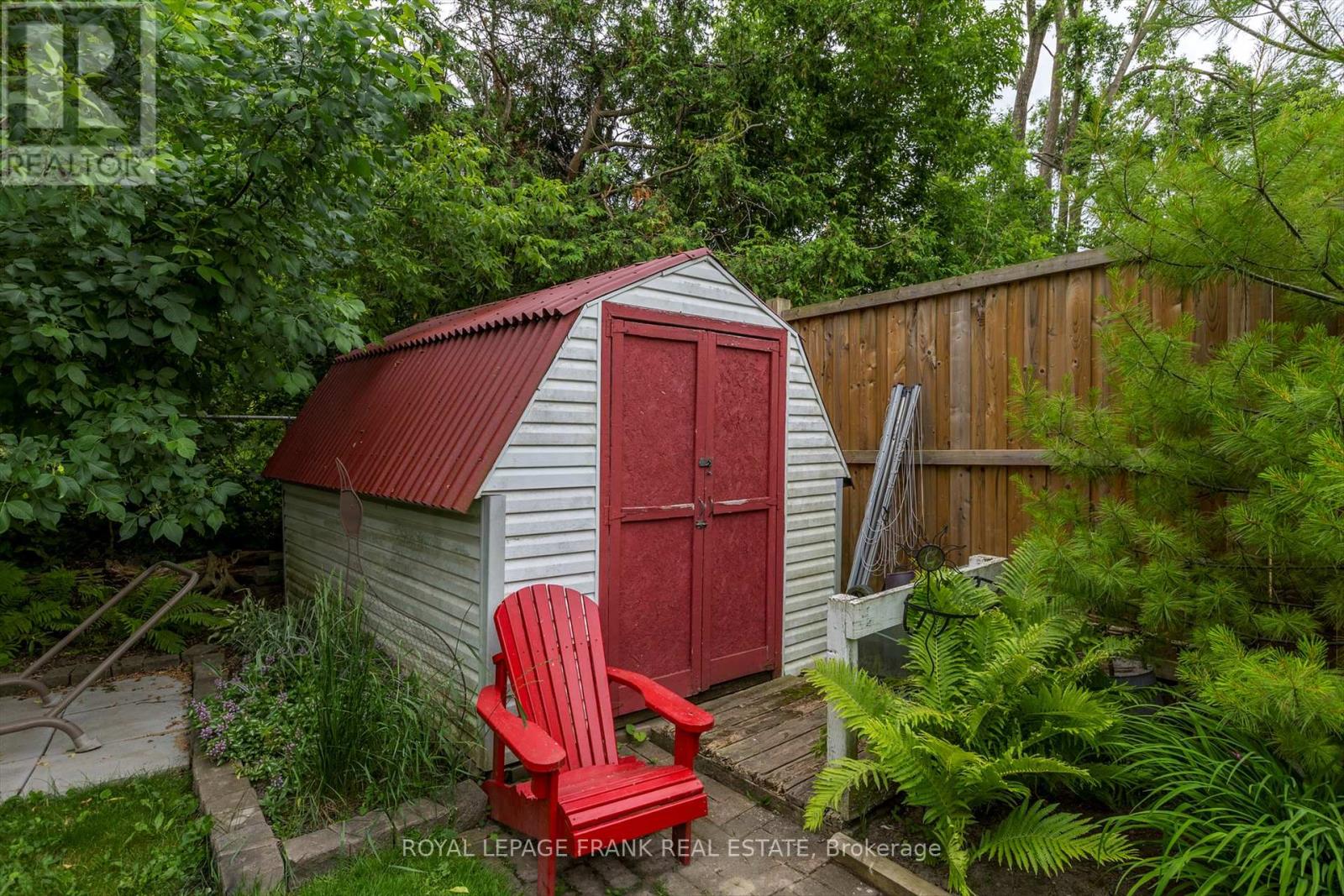 715 Chamberlain Street, Peterborough Central (South), Ontario  K9J 4M2 - Photo 37 - X12250113