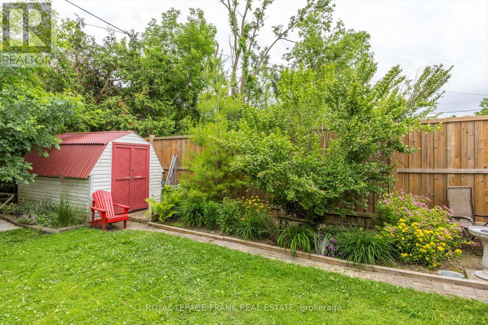 715 Chamberlain Street, Peterborough Central (South), Ontario  K9J 4M2 - Photo 38 - X12250113