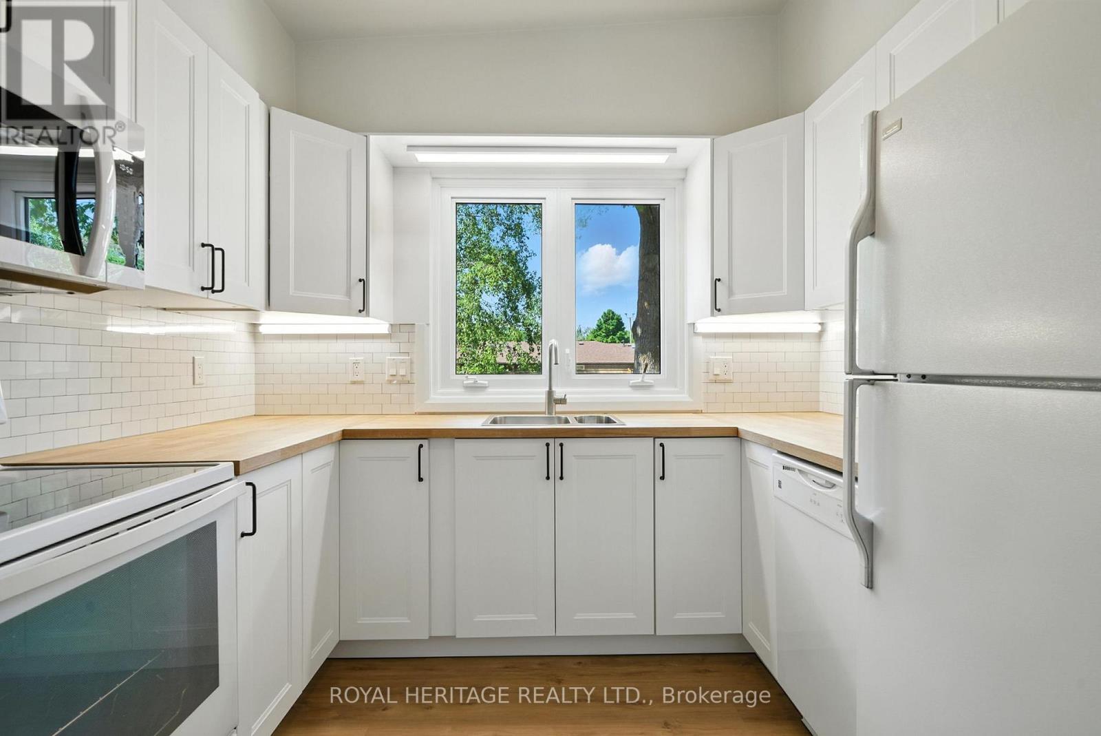 927 Northminster Avenue, Peterborough North (South), Ontario  K9H 6H7 - Photo 14 - X12250427