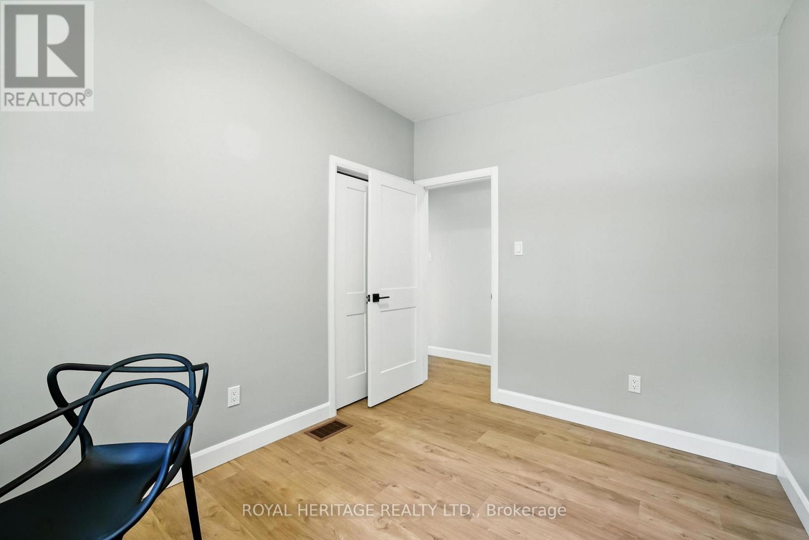 927 Northminster Avenue, Peterborough North (South), Ontario  K9H 6H7 - Photo 18 - X12250427