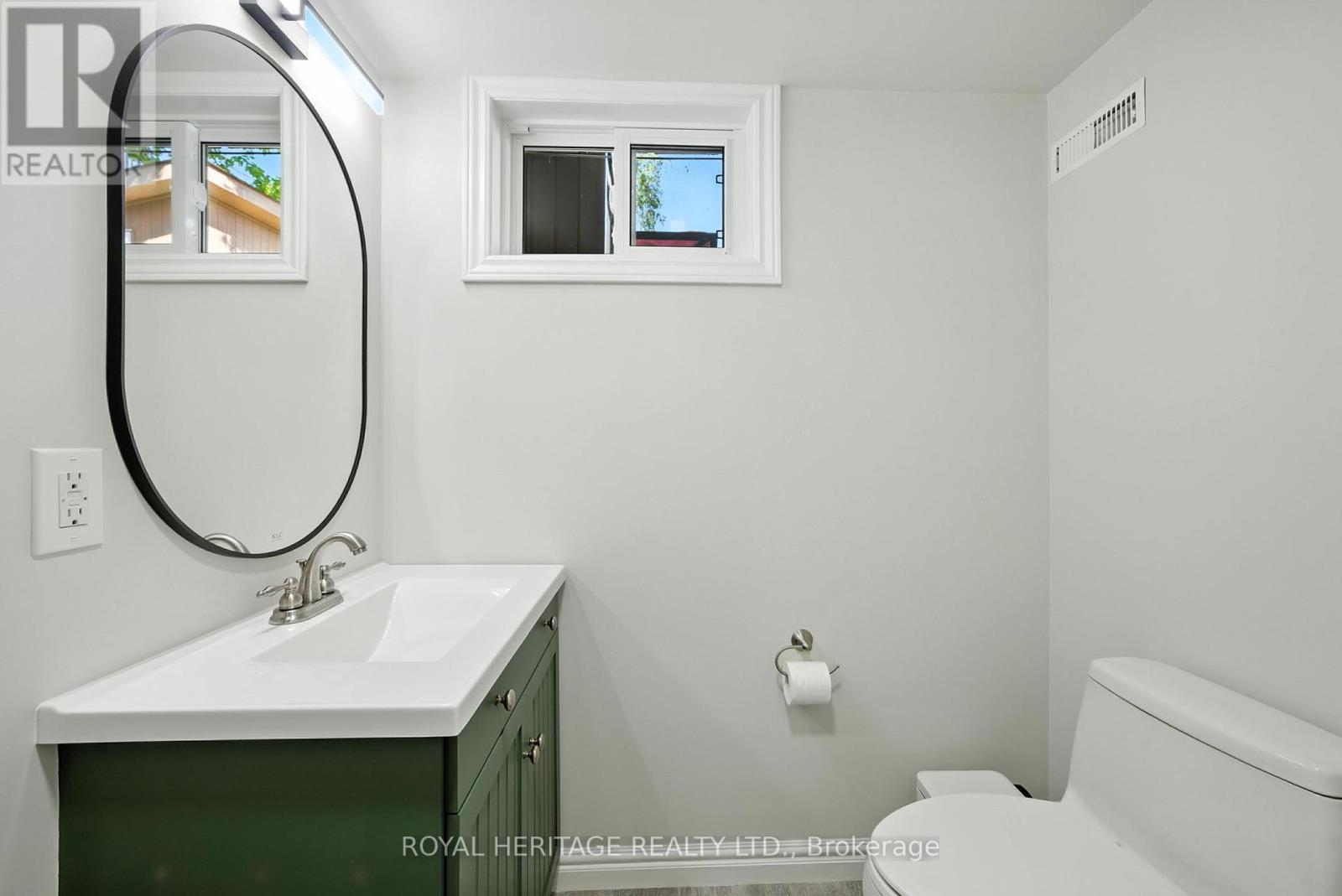 927 Northminster Avenue, Peterborough North (South), Ontario  K9H 6H7 - Photo 19 - X12250427