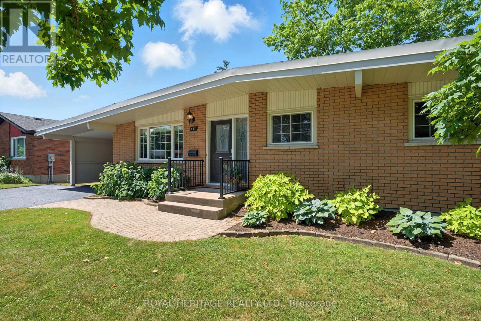 927 Northminster Avenue, Peterborough North (South), Ontario  K9H 6H7 - Photo 2 - X12250427
