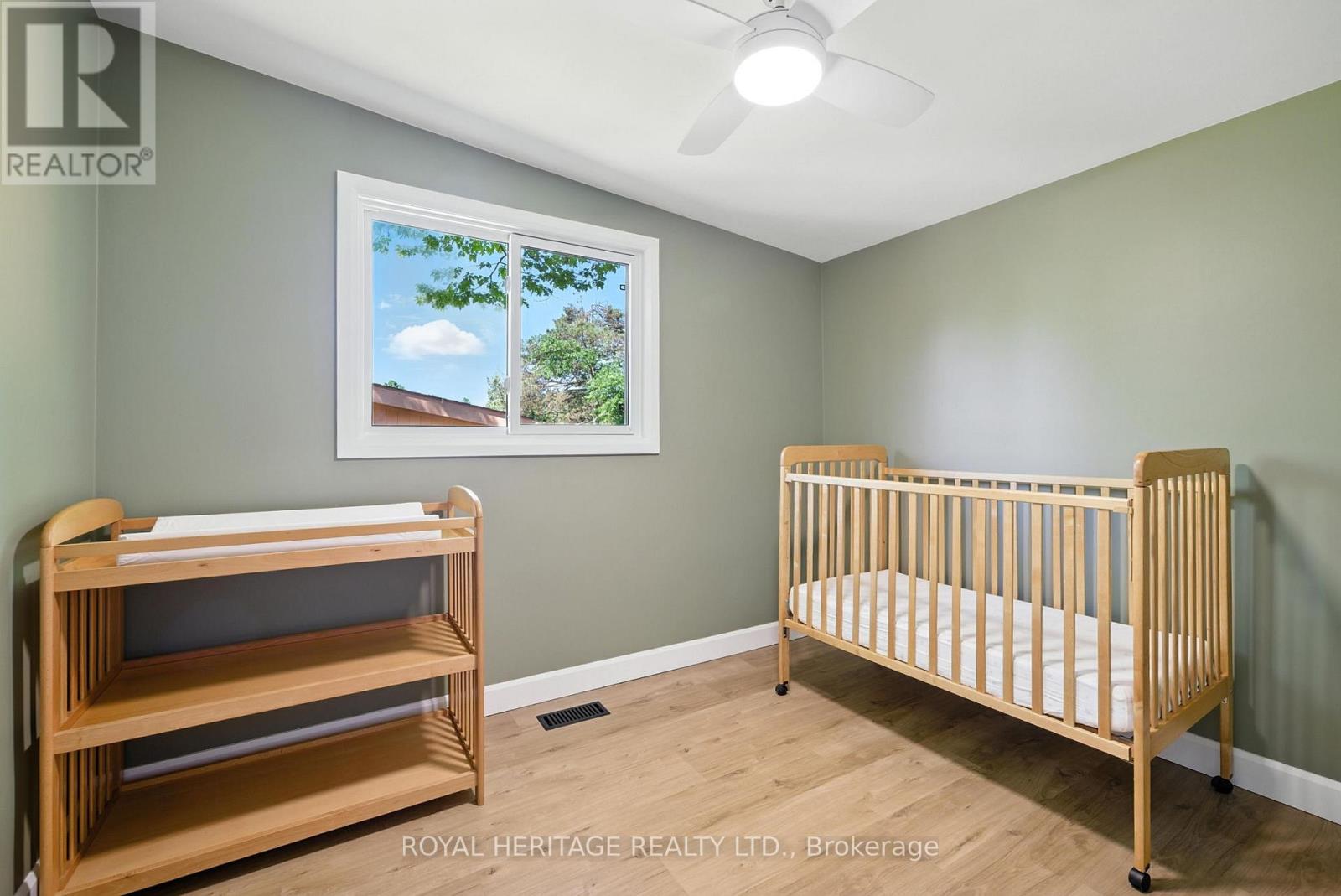 927 Northminster Avenue, Peterborough North (South), Ontario  K9H 6H7 - Photo 24 - X12250427