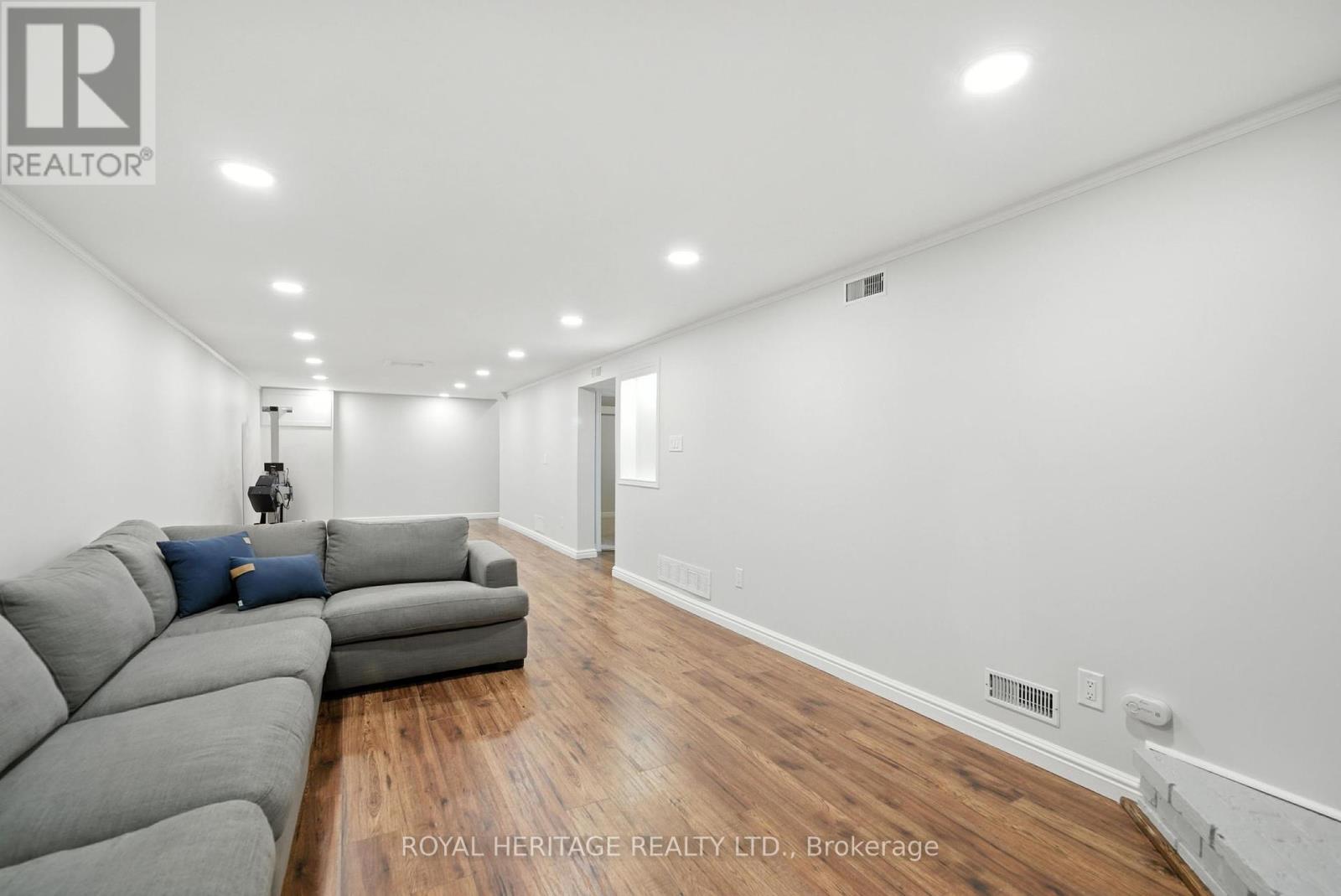 927 Northminster Avenue, Peterborough North (South), Ontario  K9H 6H7 - Photo 31 - X12250427