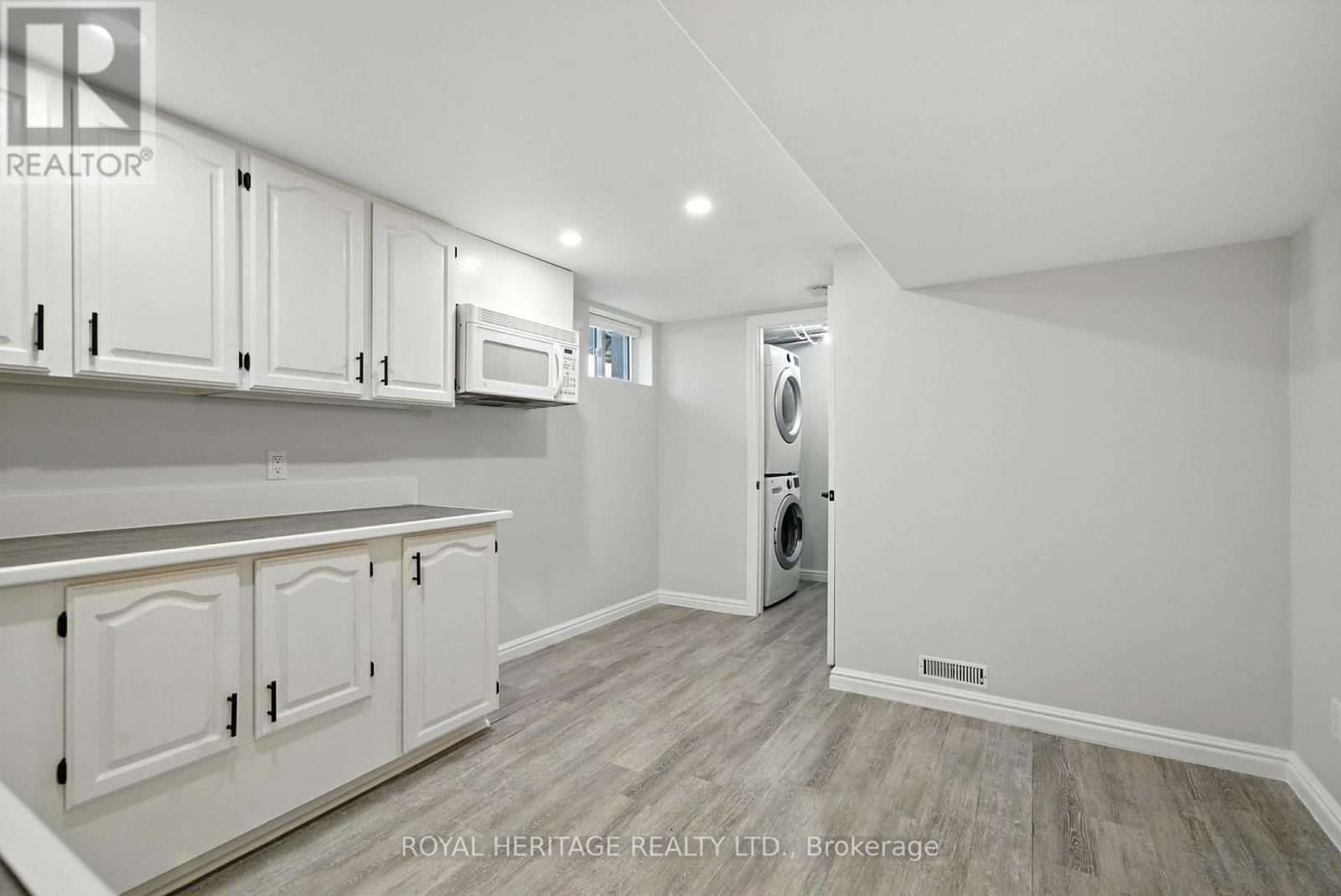 927 Northminster Avenue, Peterborough North (South), Ontario  K9H 6H7 - Photo 32 - X12250427
