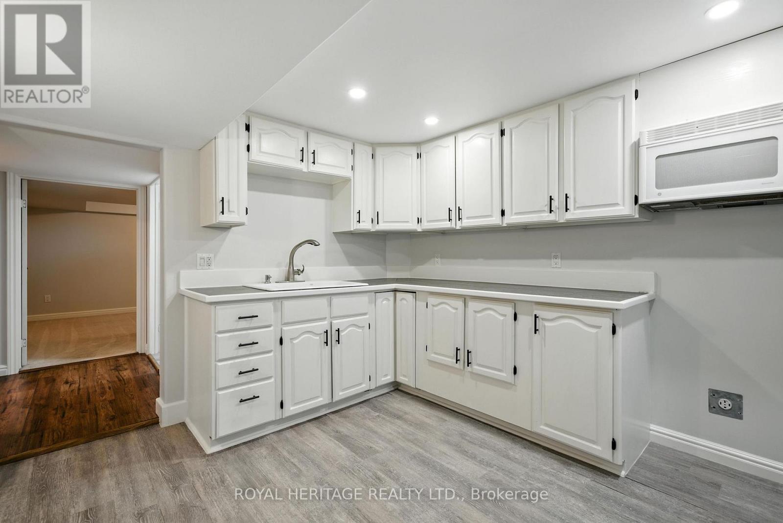 927 Northminster Avenue, Peterborough North (South), Ontario  K9H 6H7 - Photo 33 - X12250427