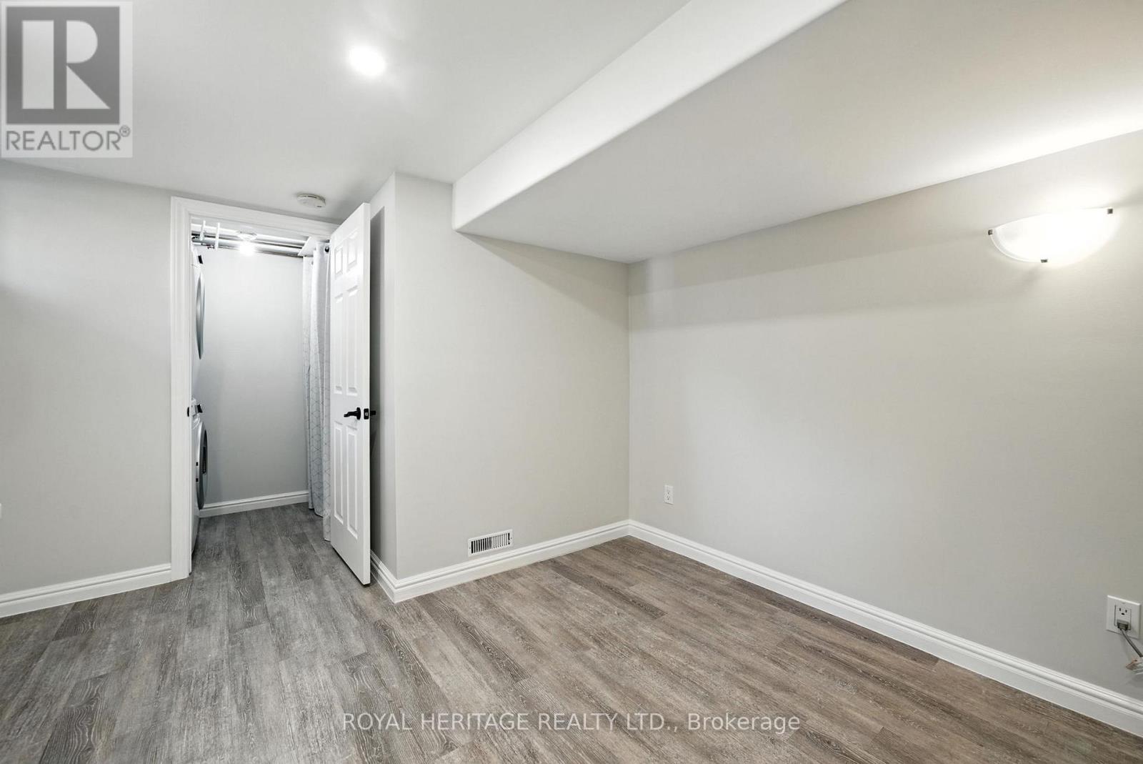 927 Northminster Avenue, Peterborough North (South), Ontario  K9H 6H7 - Photo 35 - X12250427