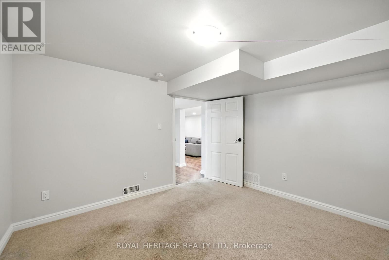 927 Northminster Avenue, Peterborough North (South), Ontario  K9H 6H7 - Photo 37 - X12250427