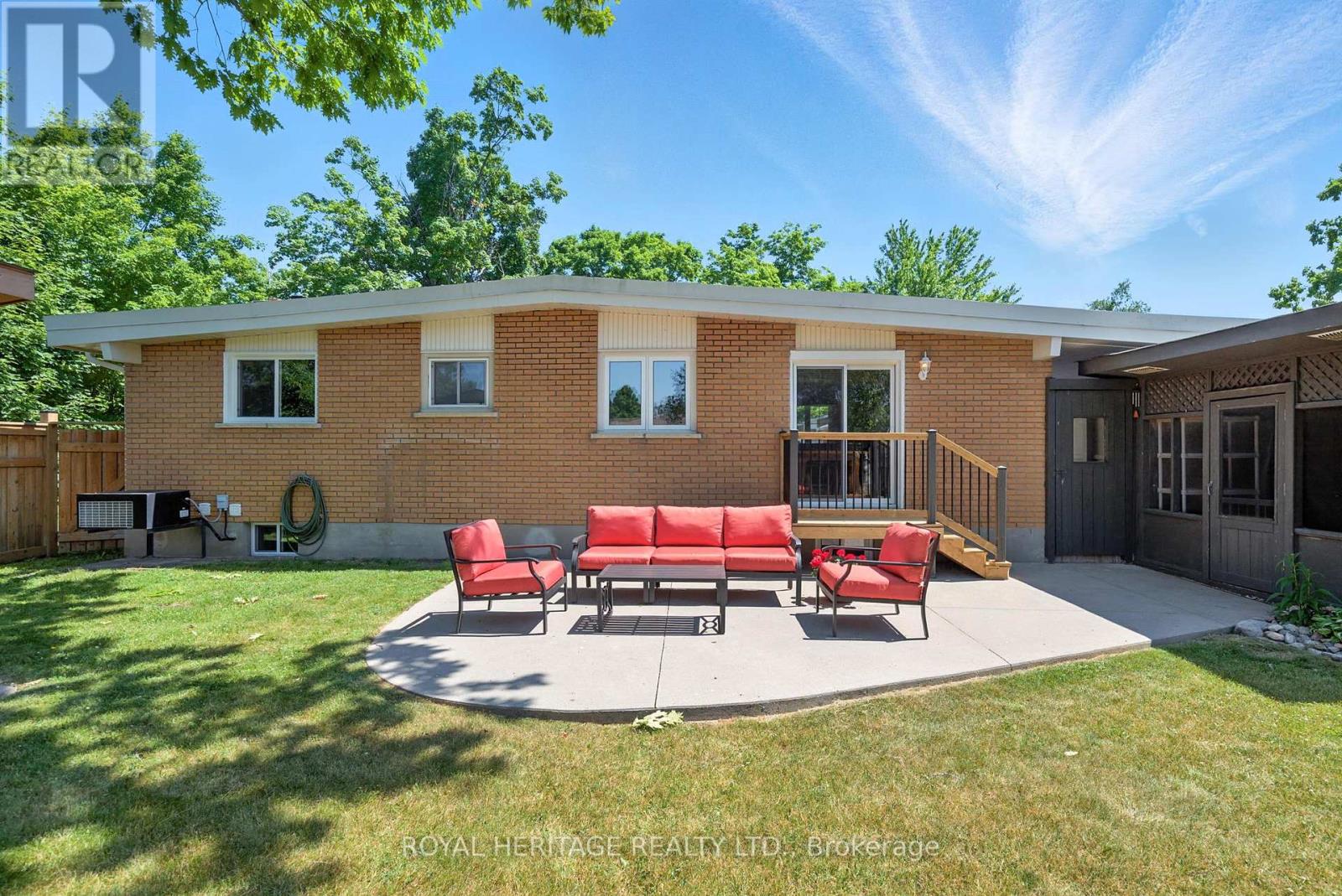 927 Northminster Avenue, Peterborough North (South), Ontario  K9H 6H7 - Photo 39 - X12250427
