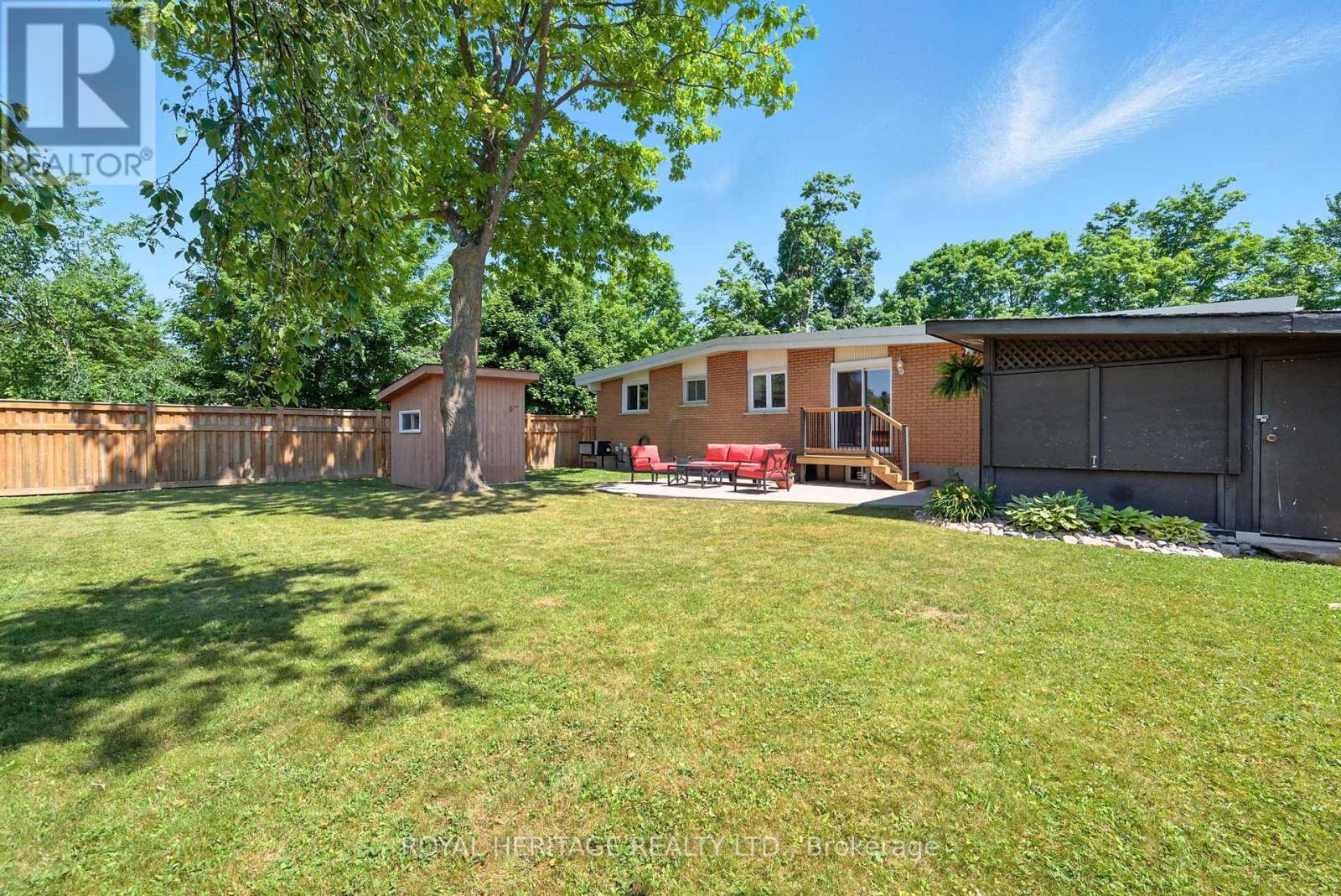 927 Northminster Avenue, Peterborough North (South), Ontario  K9H 6H7 - Photo 43 - X12250427