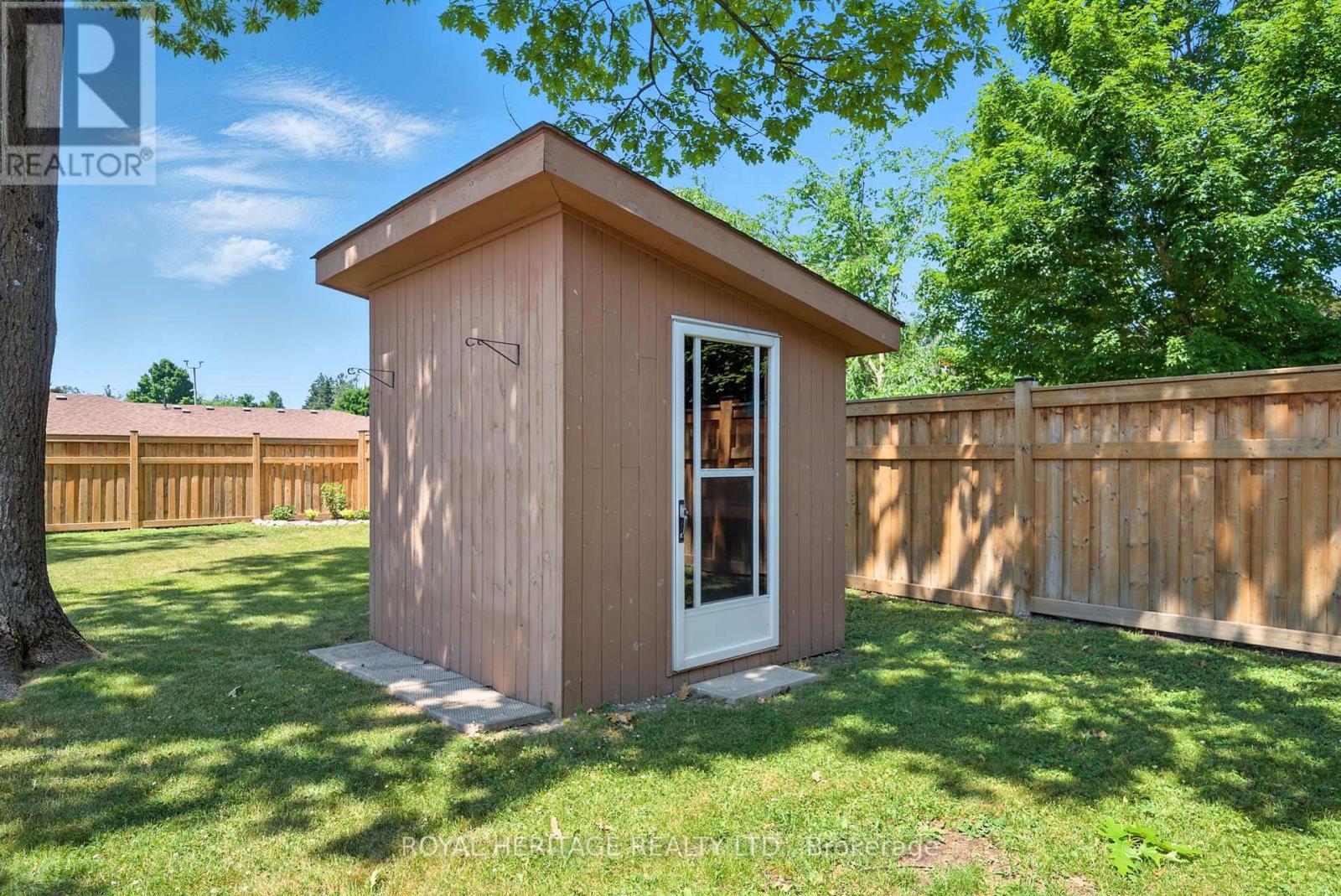 927 Northminster Avenue, Peterborough North (South), Ontario  K9H 6H7 - Photo 44 - X12250427