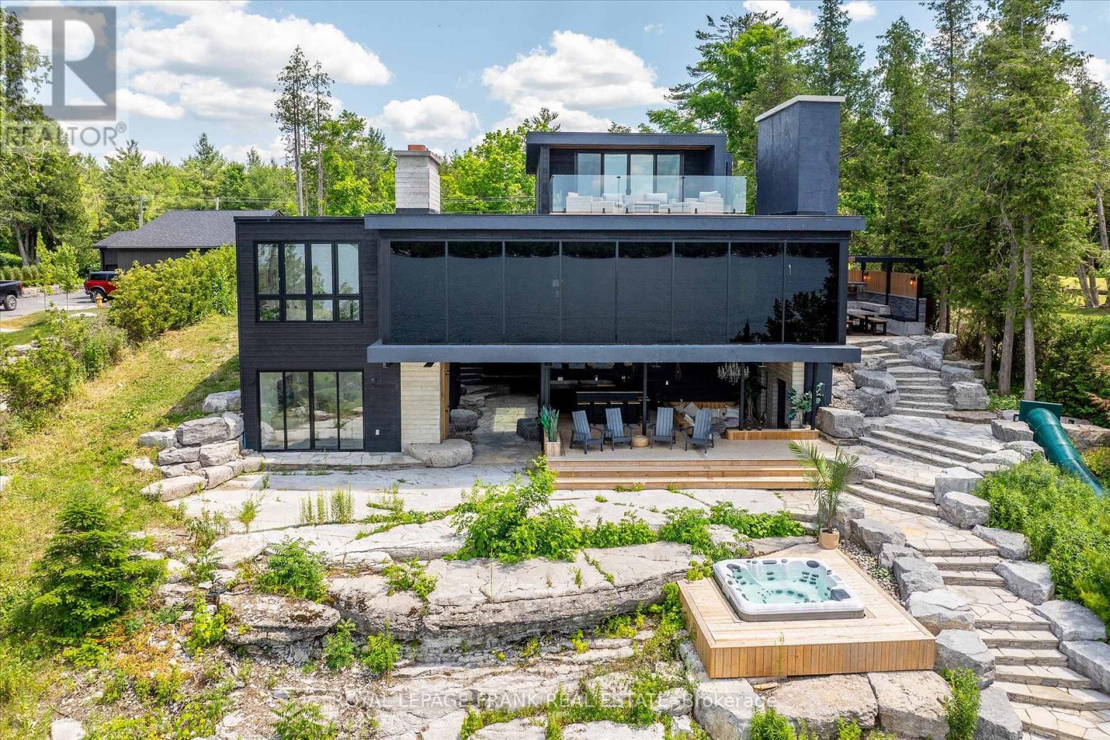 910 Birchview Road, Douro-Dummer, Ontario  K0L 2H0 - Photo 5 - X12250508