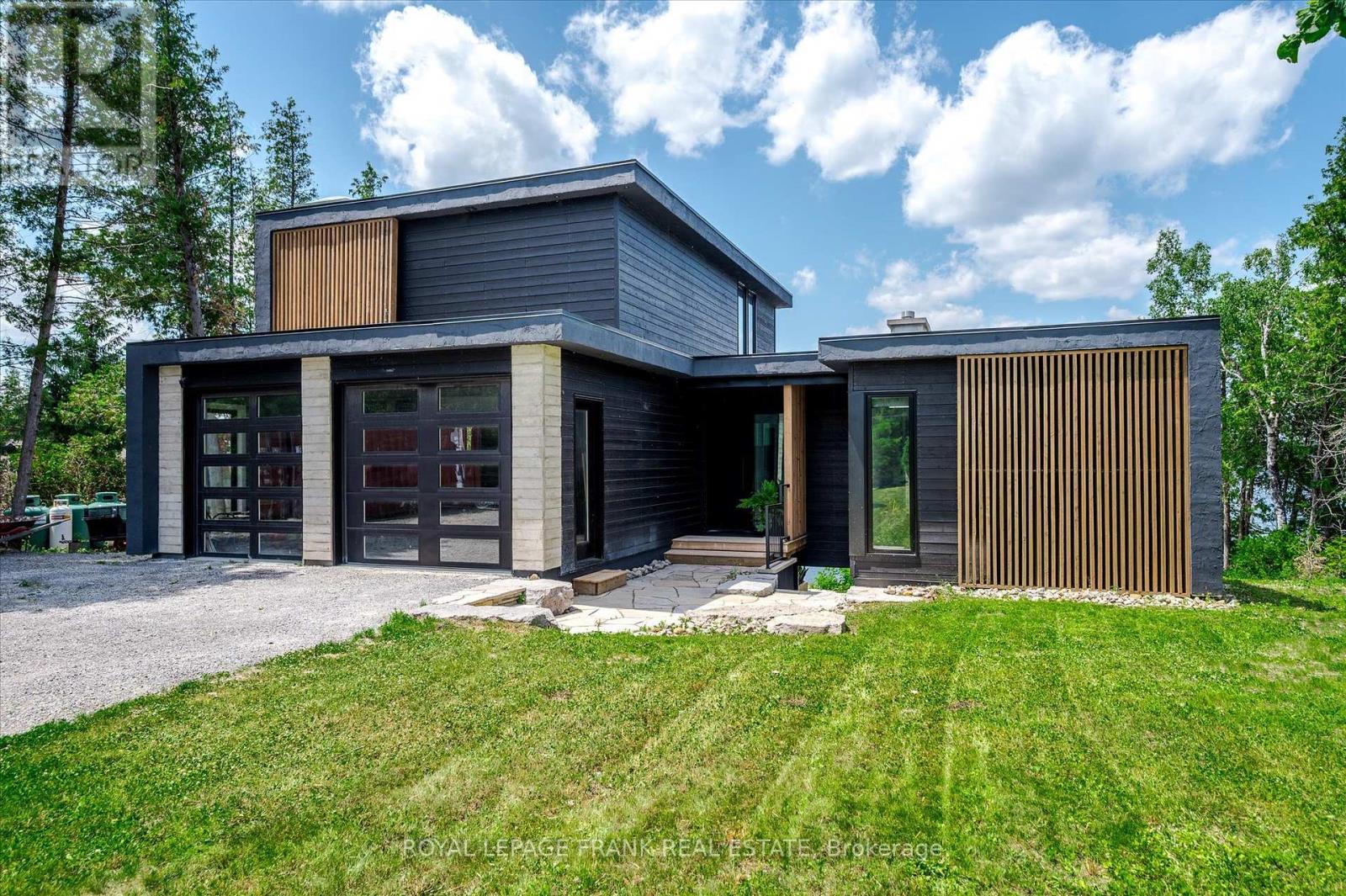 910 Birchview Road, Douro-Dummer, Ontario  K0L 2H0 - Photo 6 - X12250508