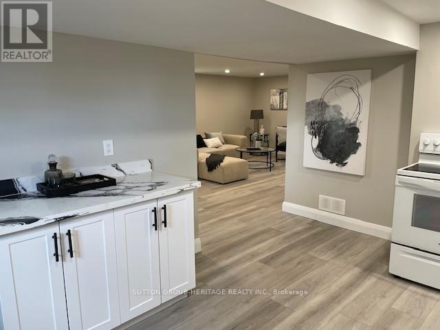 11 Sturgeon Crescent, Kawartha Lakes (Lindsay), Ontario  K9V 4R6 - Photo 12 - X12250597