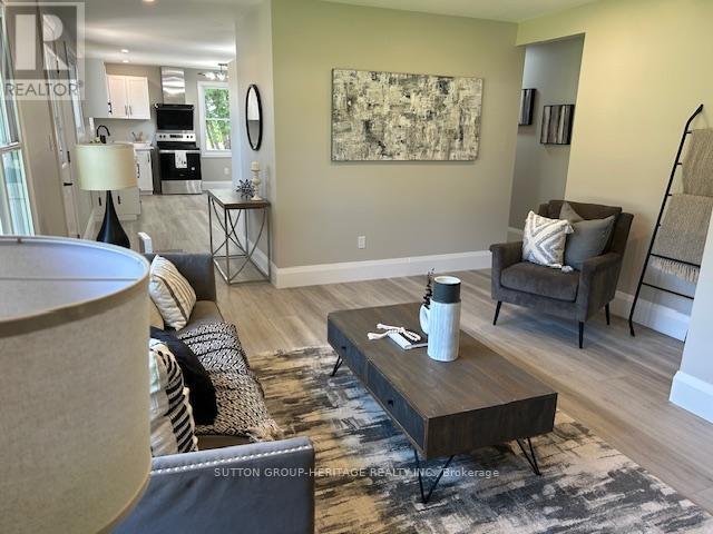 11 Sturgeon Crescent, Kawartha Lakes (Lindsay), Ontario  K9V 4R6 - Photo 7 - X12250597