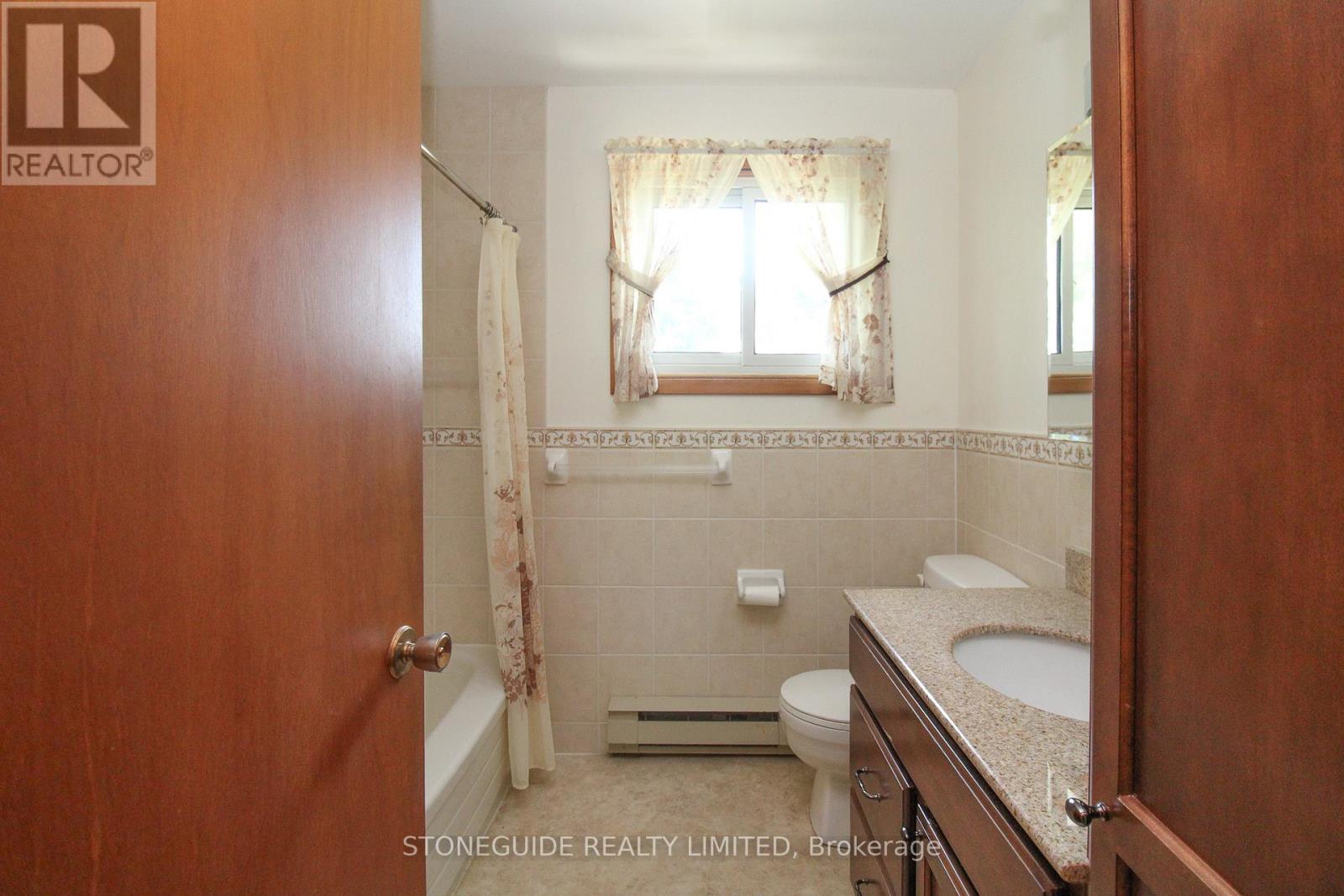 527 Lily Lake Road, Selwyn, Ontario  K9J 6X3 - Photo 16 - X12250834
