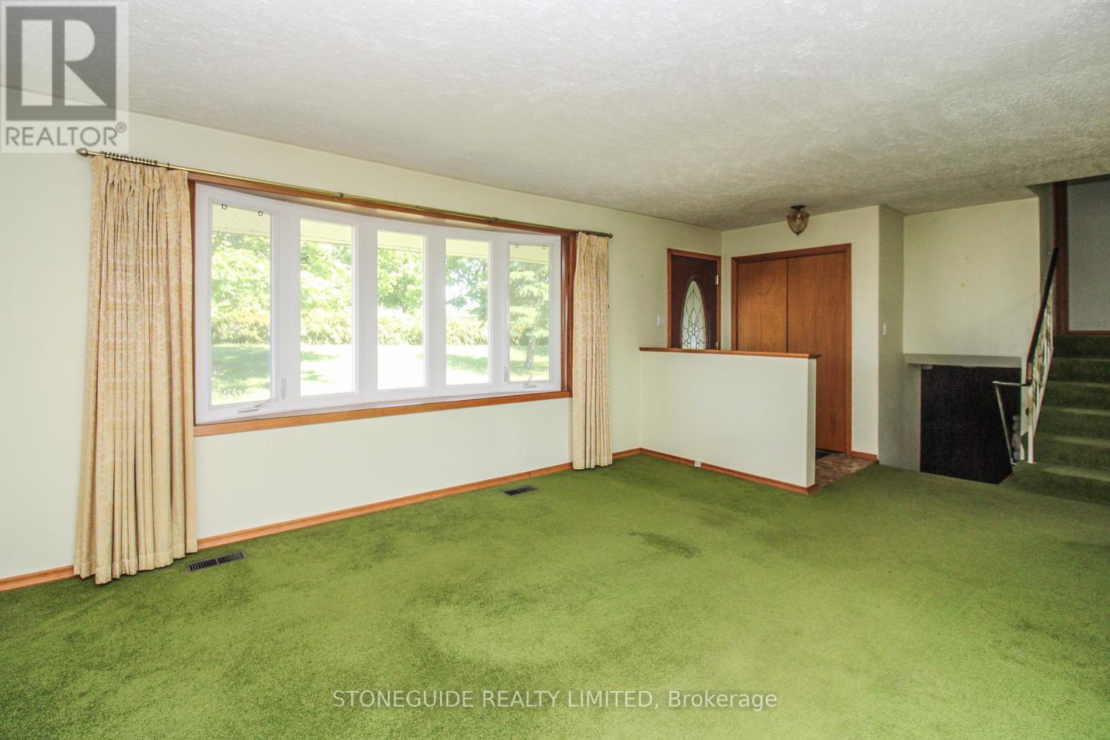 527 Lily Lake Road, Selwyn, Ontario  K9J 6X3 - Photo 4 - X12250834