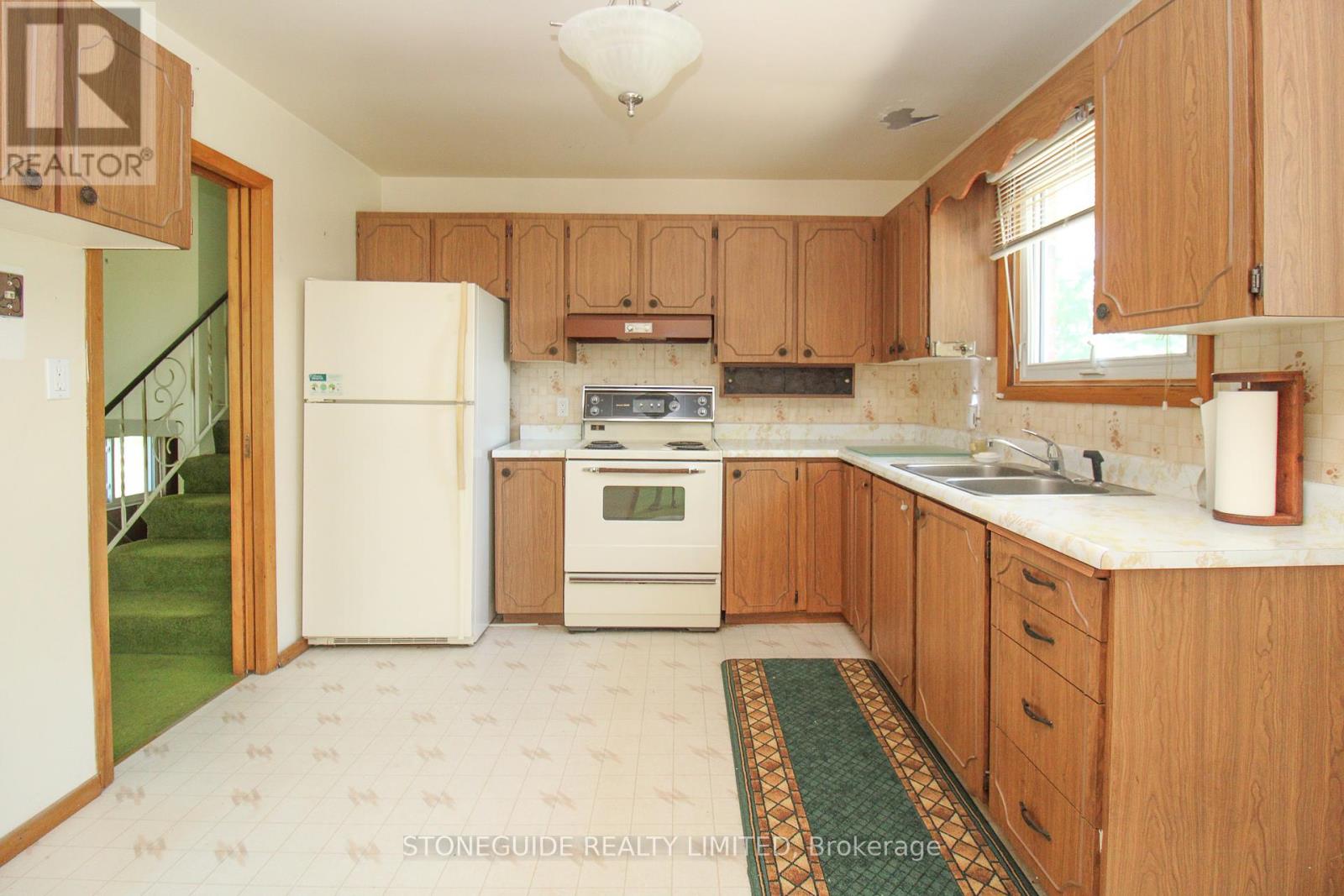 527 Lily Lake Road, Selwyn, Ontario  K9J 6X3 - Photo 9 - X12250834