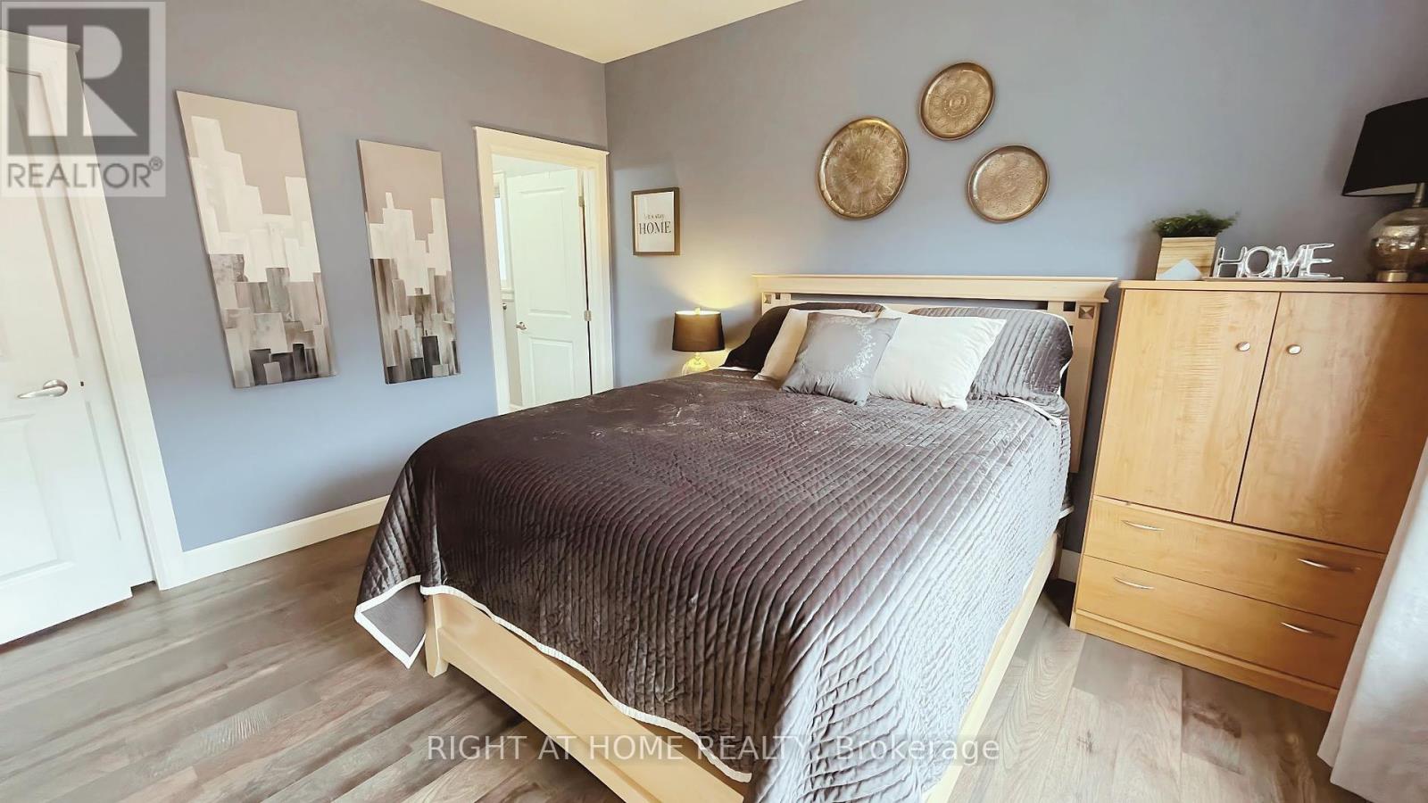 20 Holtom Street, Kawartha Lakes (Lindsay), Ontario  K9V 0C3 - Photo 16 - X12251423