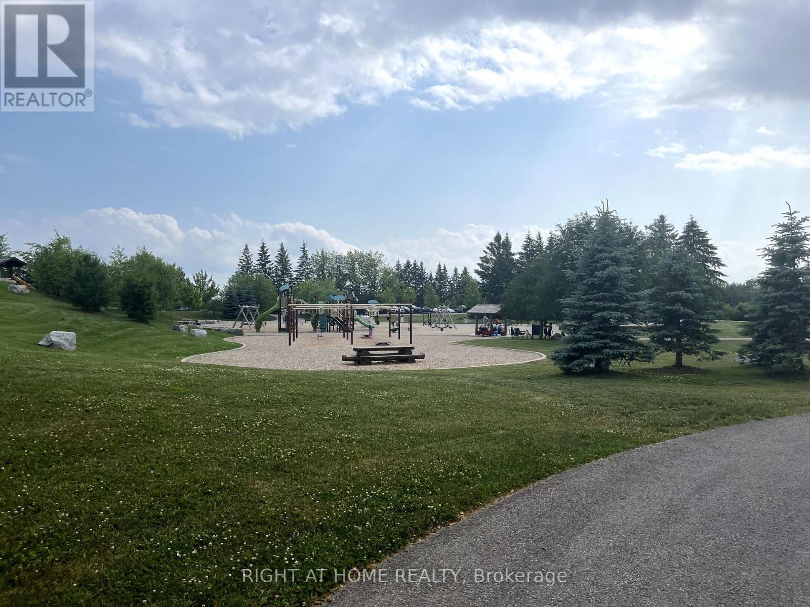20 Holtom Street, Kawartha Lakes (Lindsay), Ontario  K9V 0C3 - Photo 45 - X12251423