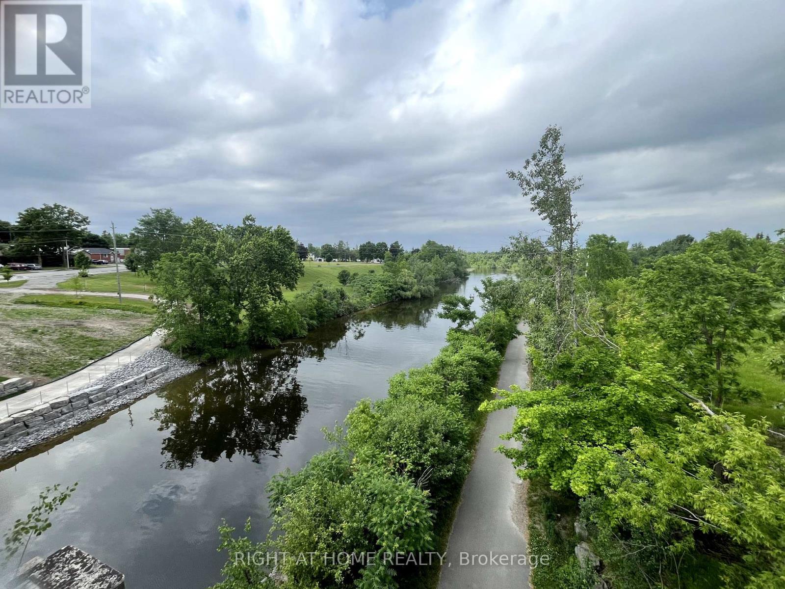20 Holtom Street, Kawartha Lakes (Lindsay), Ontario  K9V 0C3 - Photo 48 - X12251423