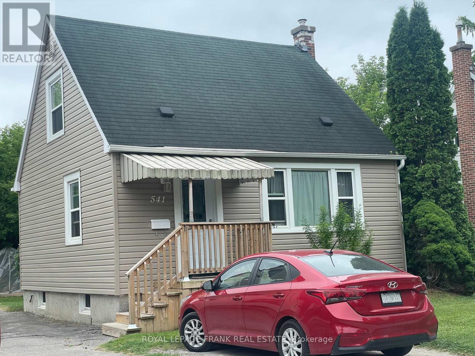 541 Mckellar Street, Peterborough South (West), Ontario  K9J 1R1 - Photo 1 - X12251590