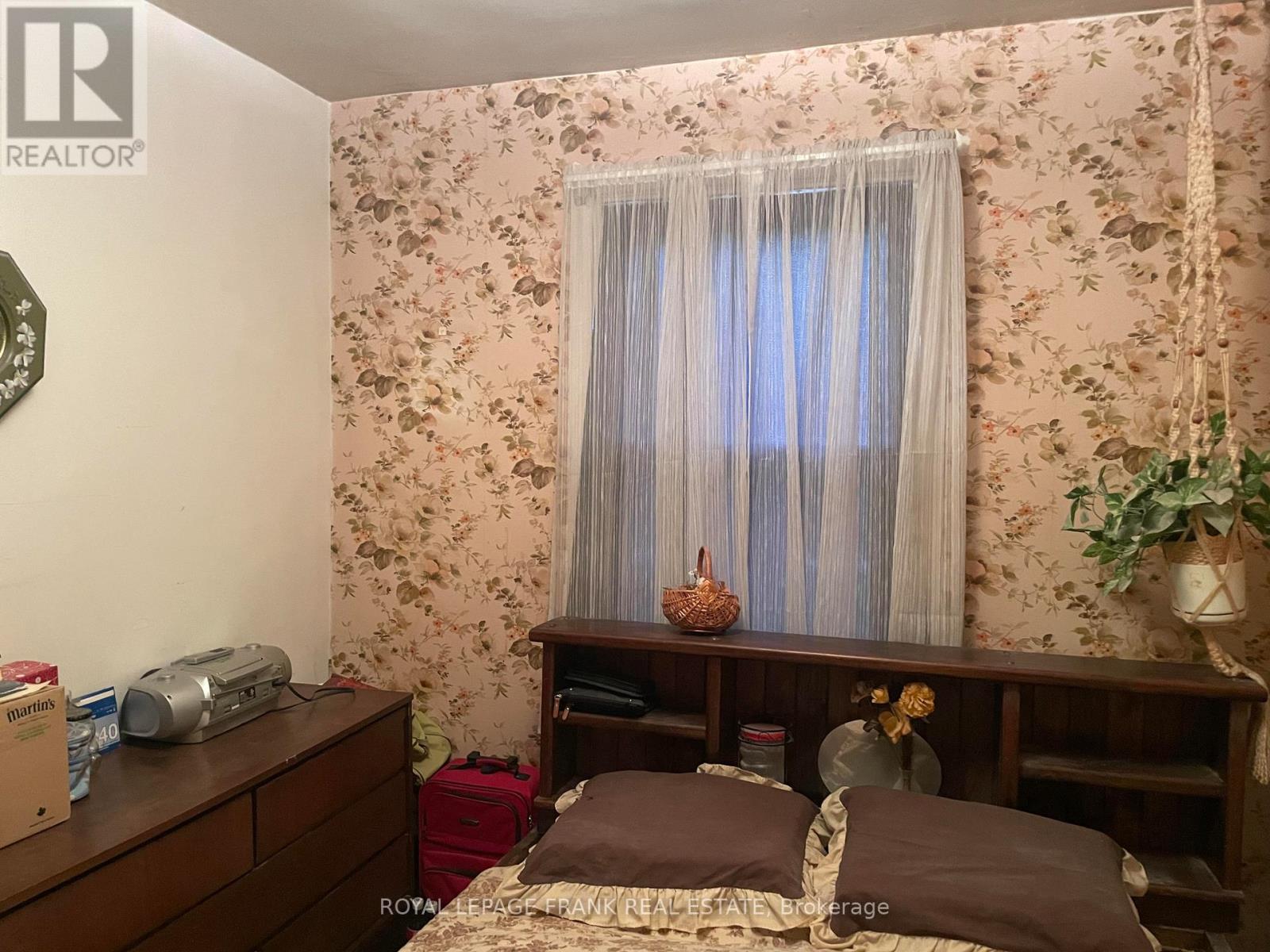 541 Mckellar Street, Peterborough South (West), Ontario  K9J 1R1 - Photo 14 - X12251590